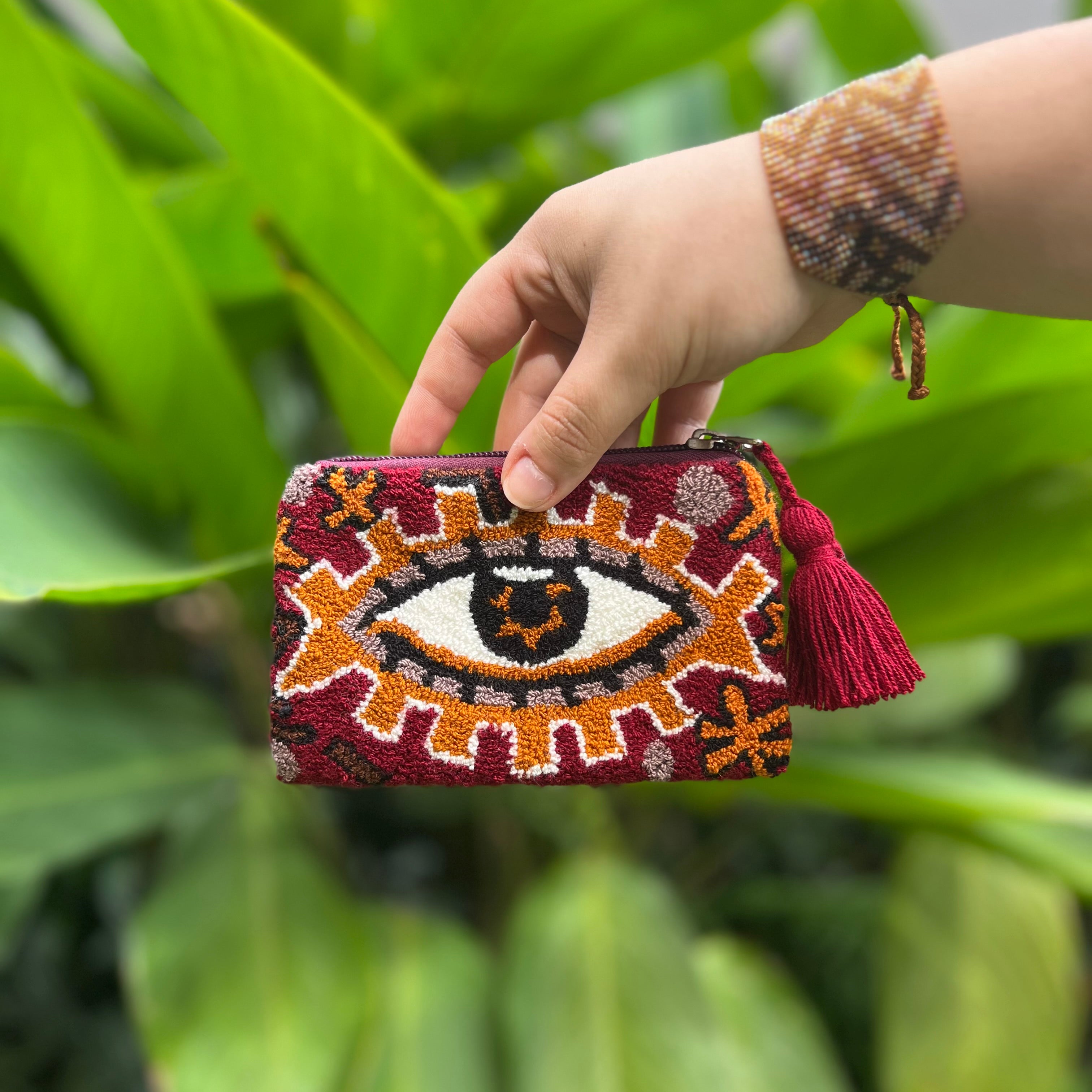 Ojos Tapizado ✻ Small Wayuu Clutch