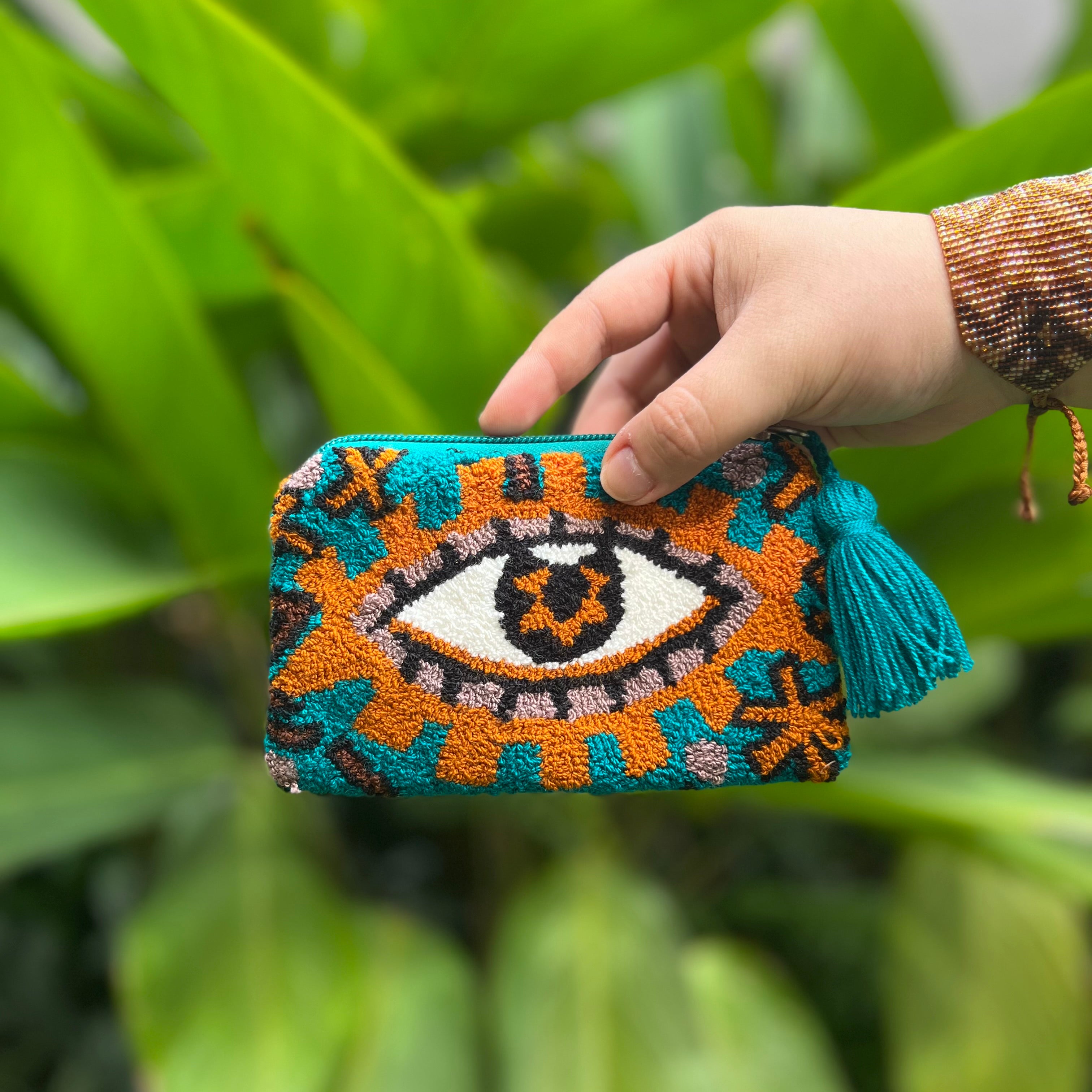 Ojos Tapizado ✻ Small Wayuu Clutch