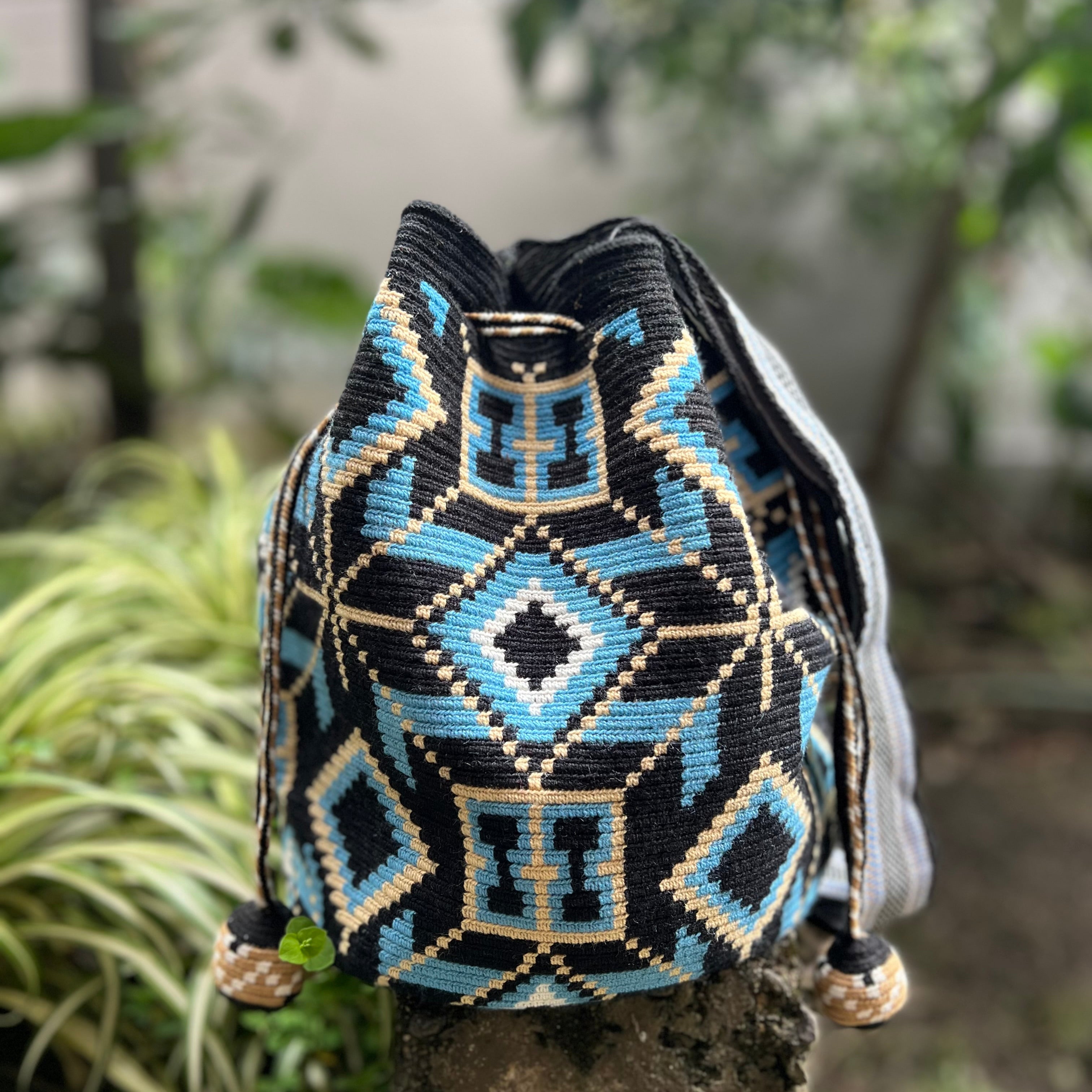 1 THREAD Sülia ✻ Large Wayuu Mochila