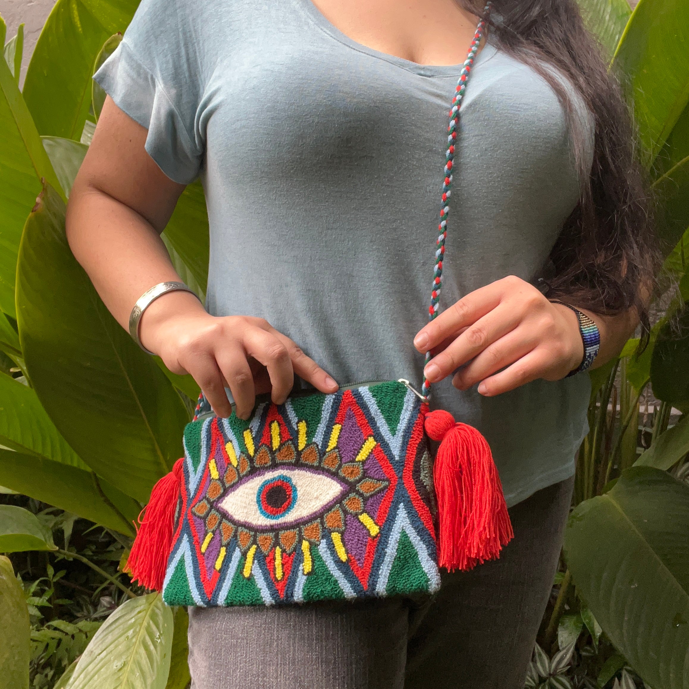 Tapizada ✻ Large Wayuu Clutch with Strap