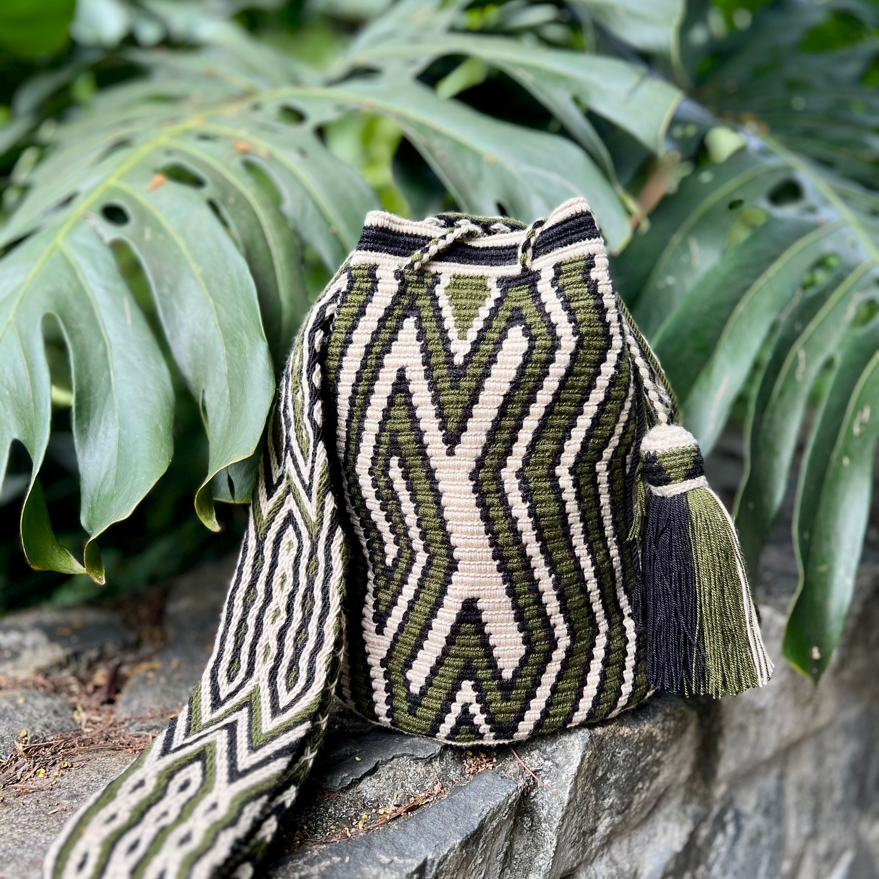 Kalepsü Green ✻ Large Wayuu Mochila
