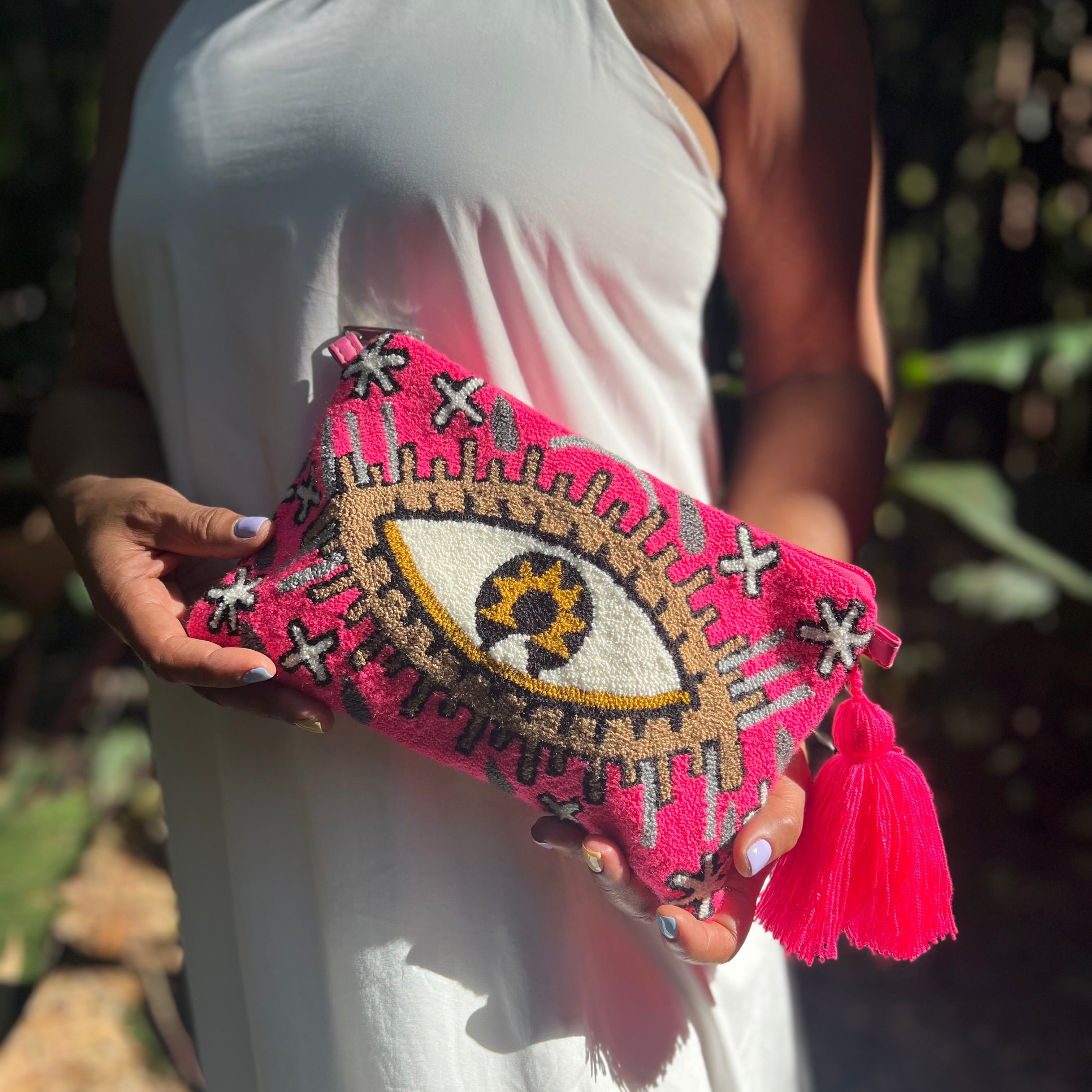 Ojos Tapizado ✻ Large Wayuu Clutch with Strap
