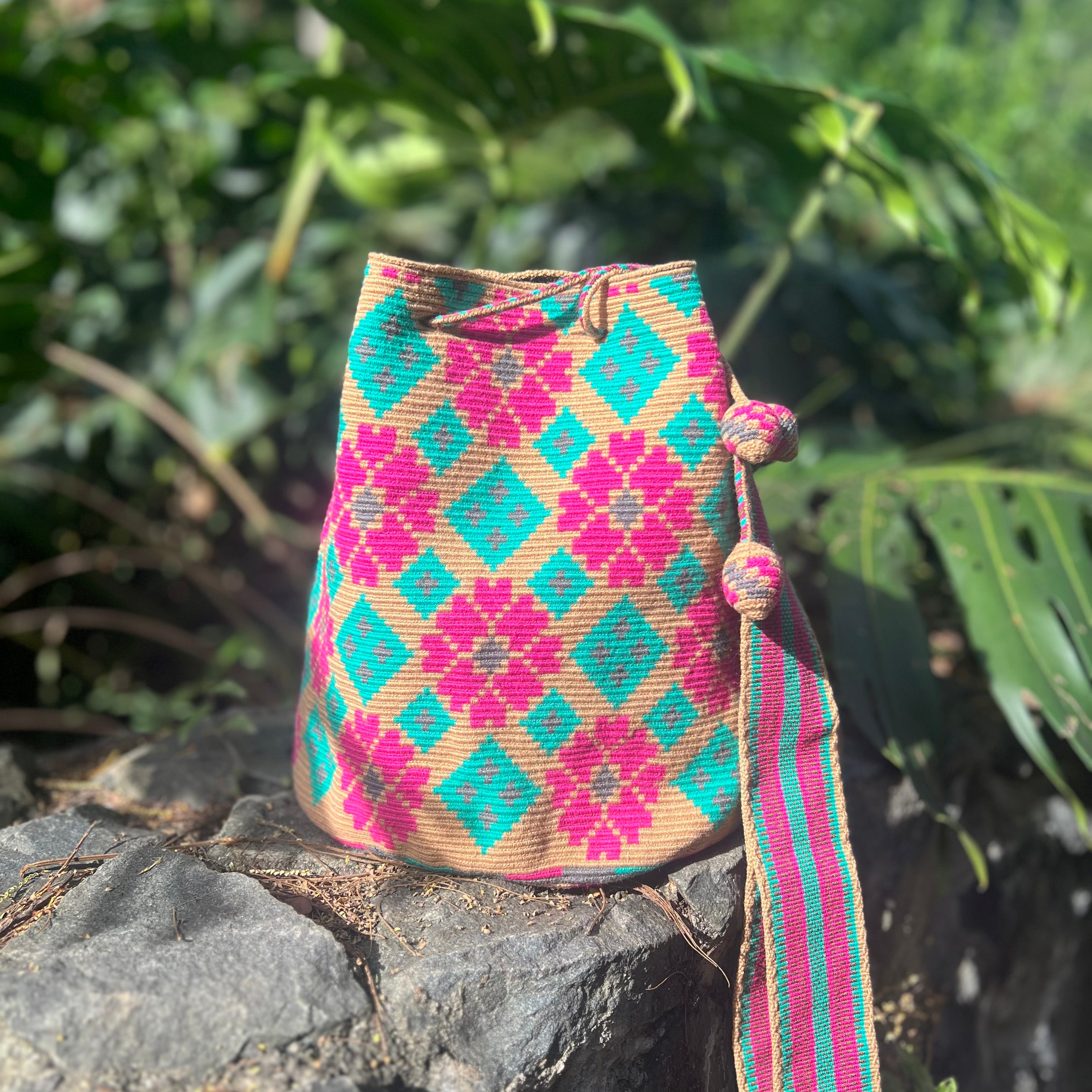 1 THREAD Petal ✻ Large Wayuu Mochila