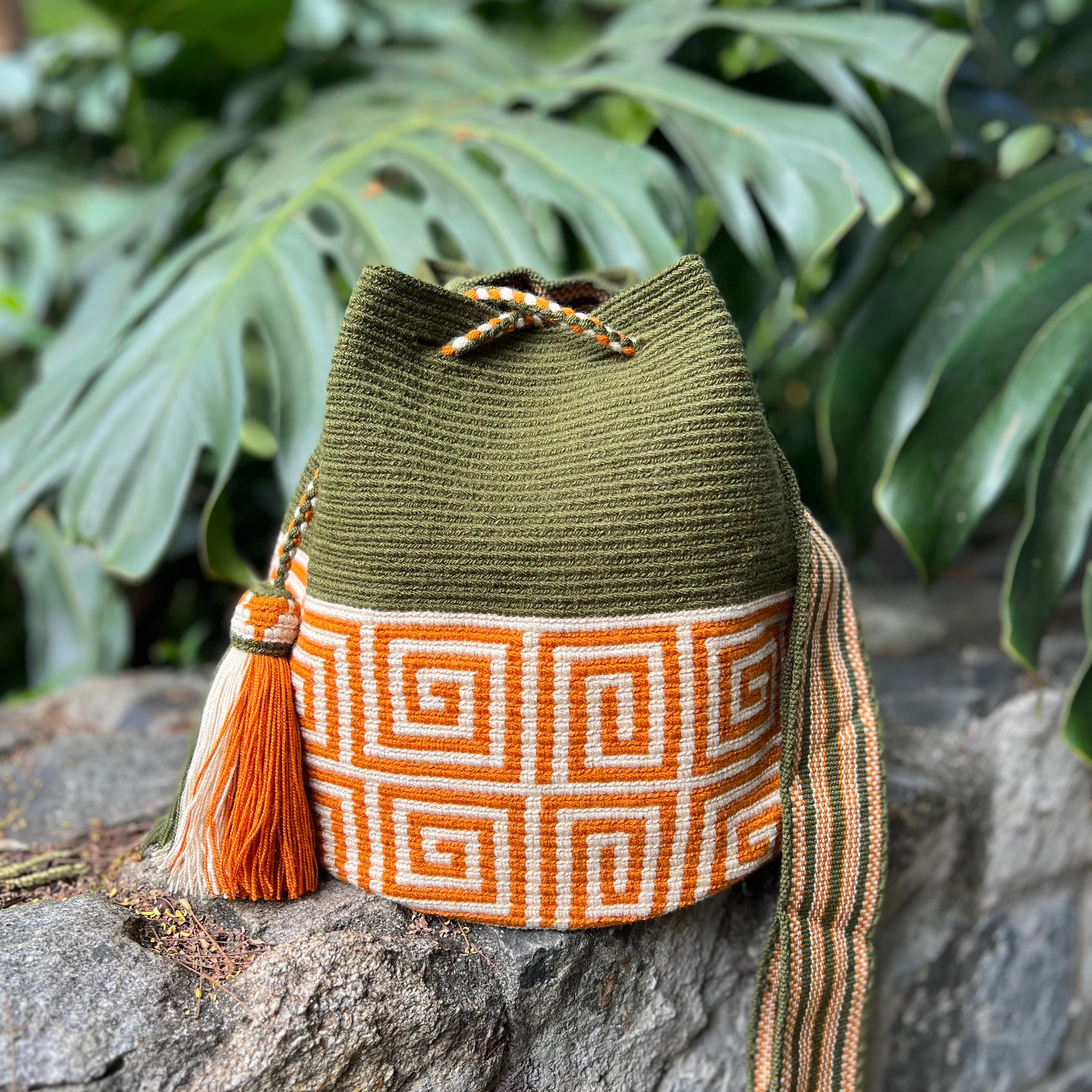 Labra Green ✻ Large Wayuu Mochila