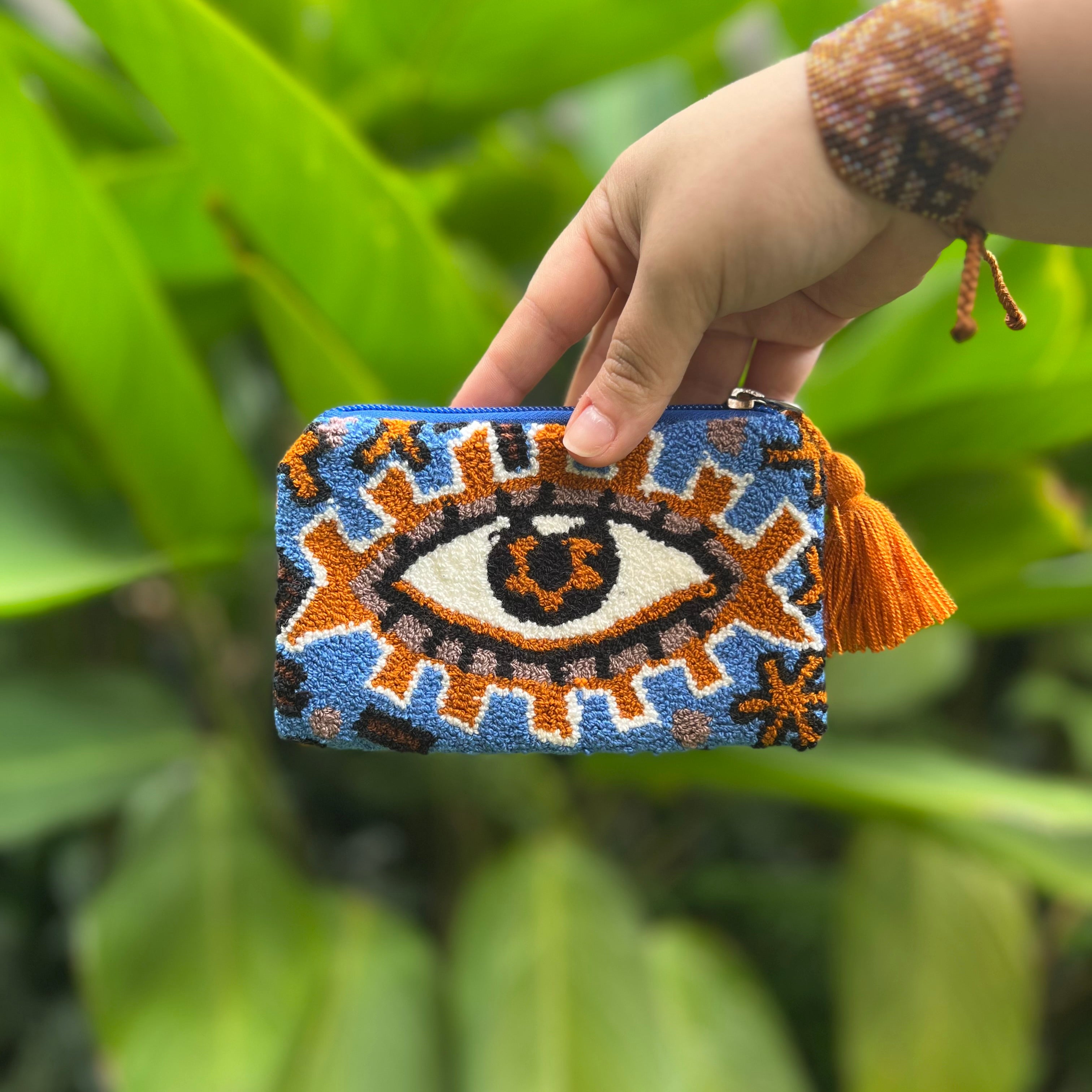 Ojos Tapizado ✻ Small Wayuu Clutch