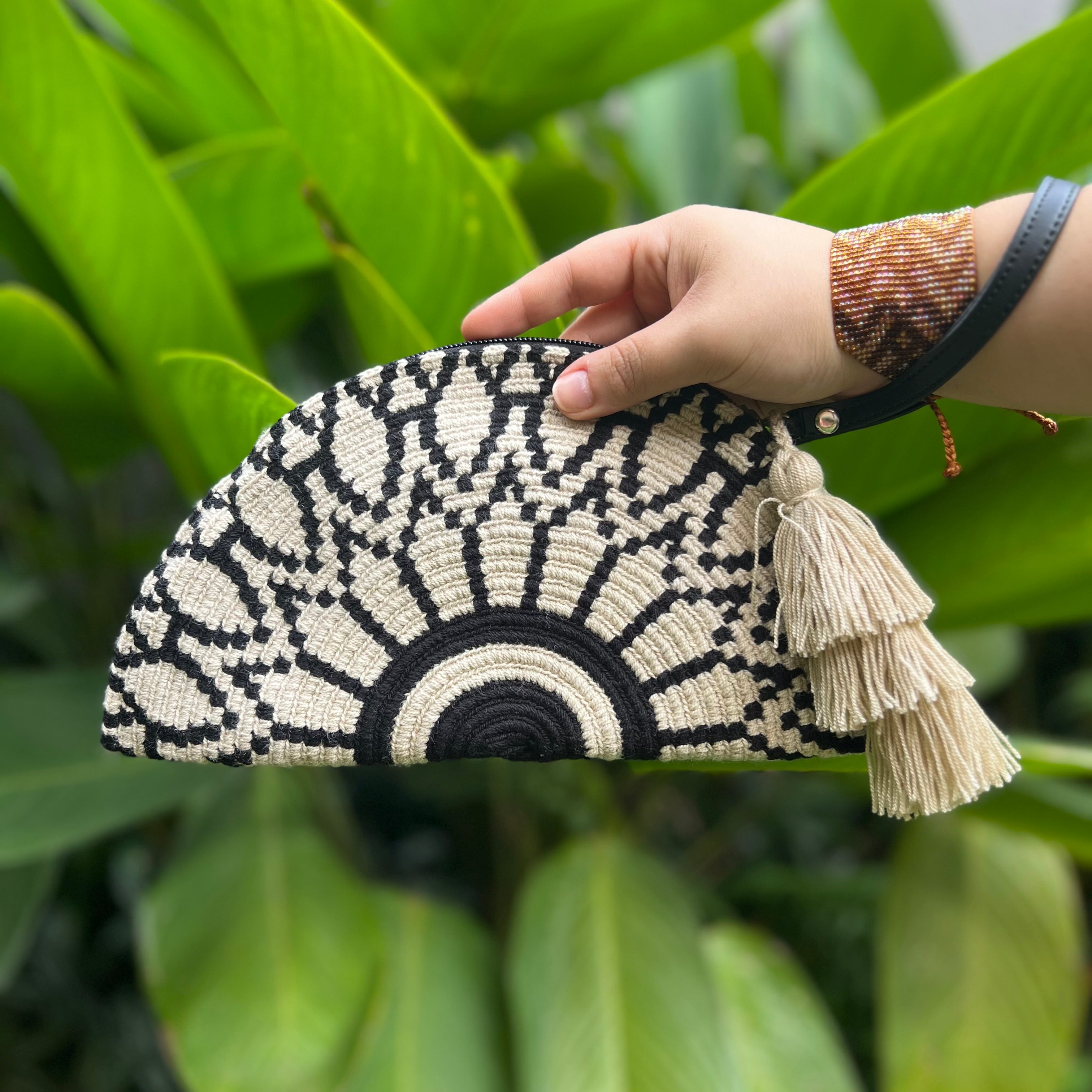Large Empanada ✻ Wayuu Clutch