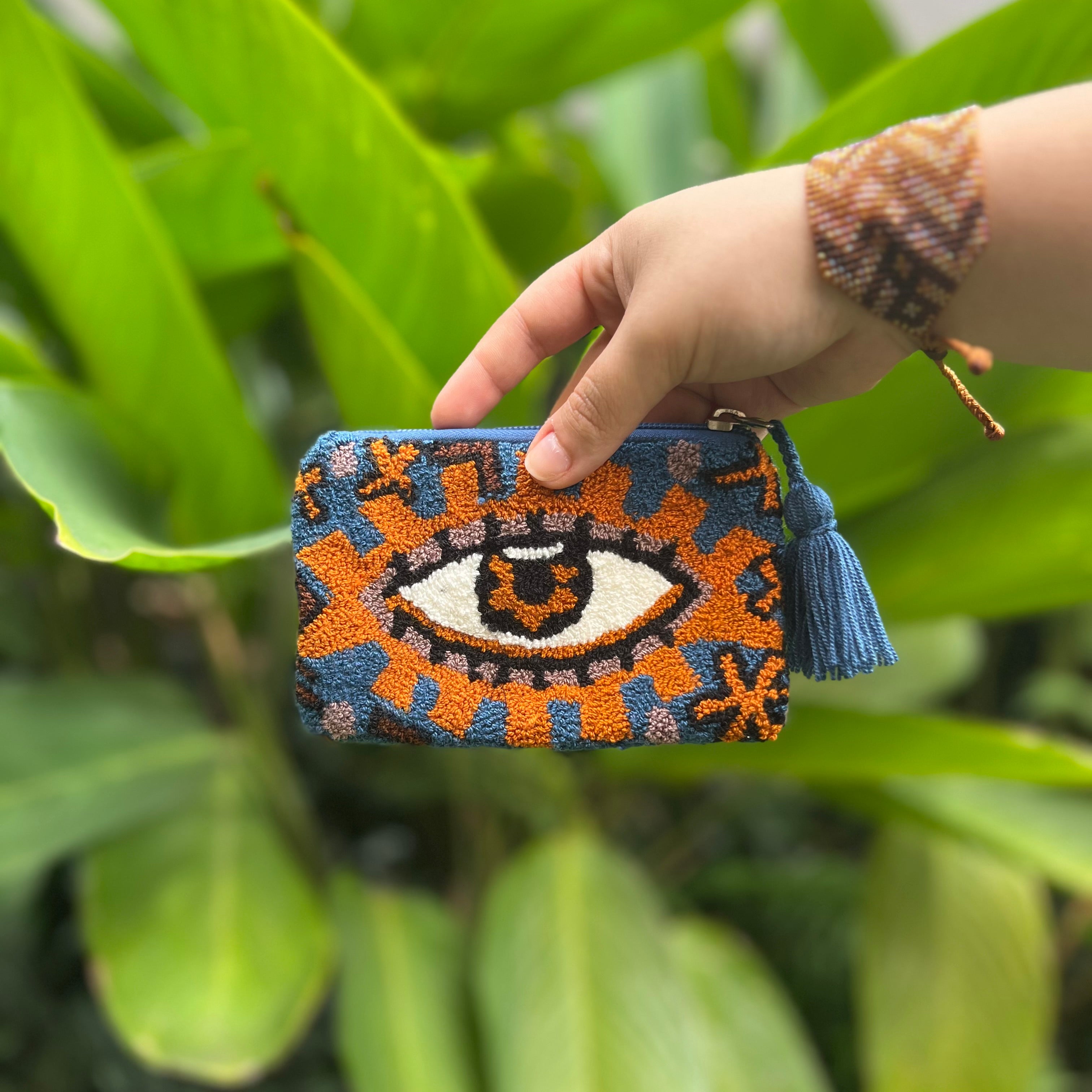 Ojos Tapizado ✻ Small Wayuu Clutch