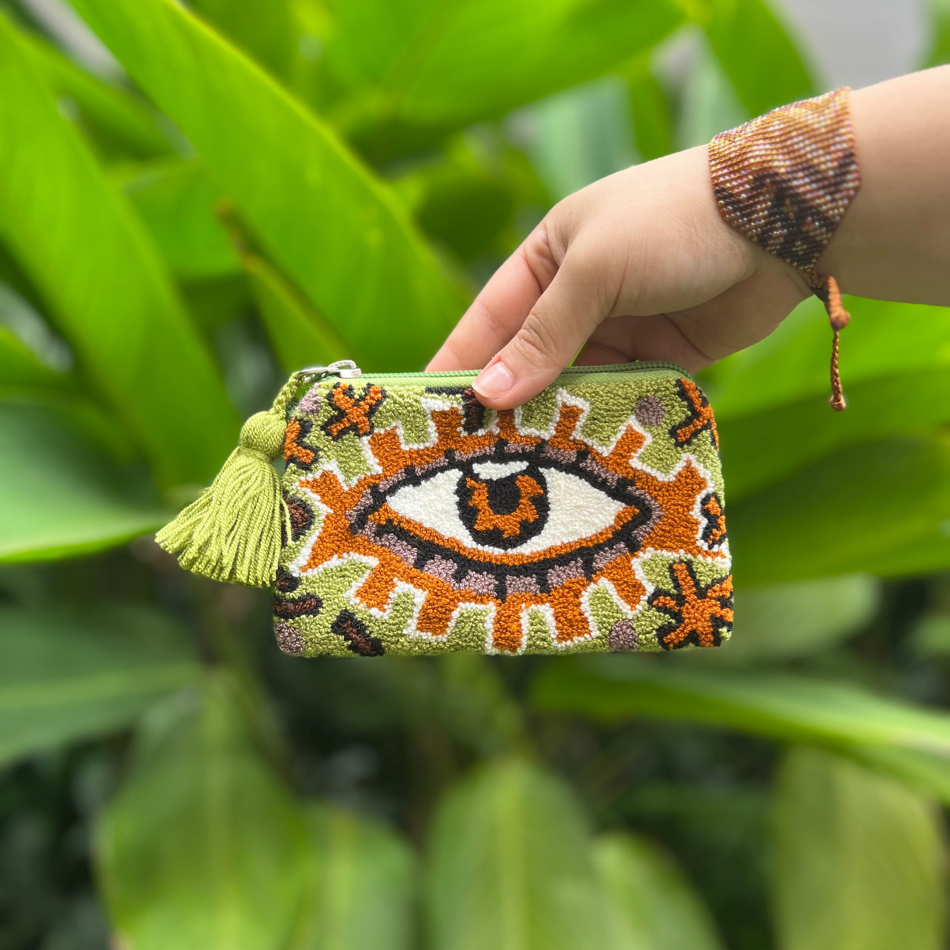 Ojos Tapizado ✻ Small Wayuu Clutch