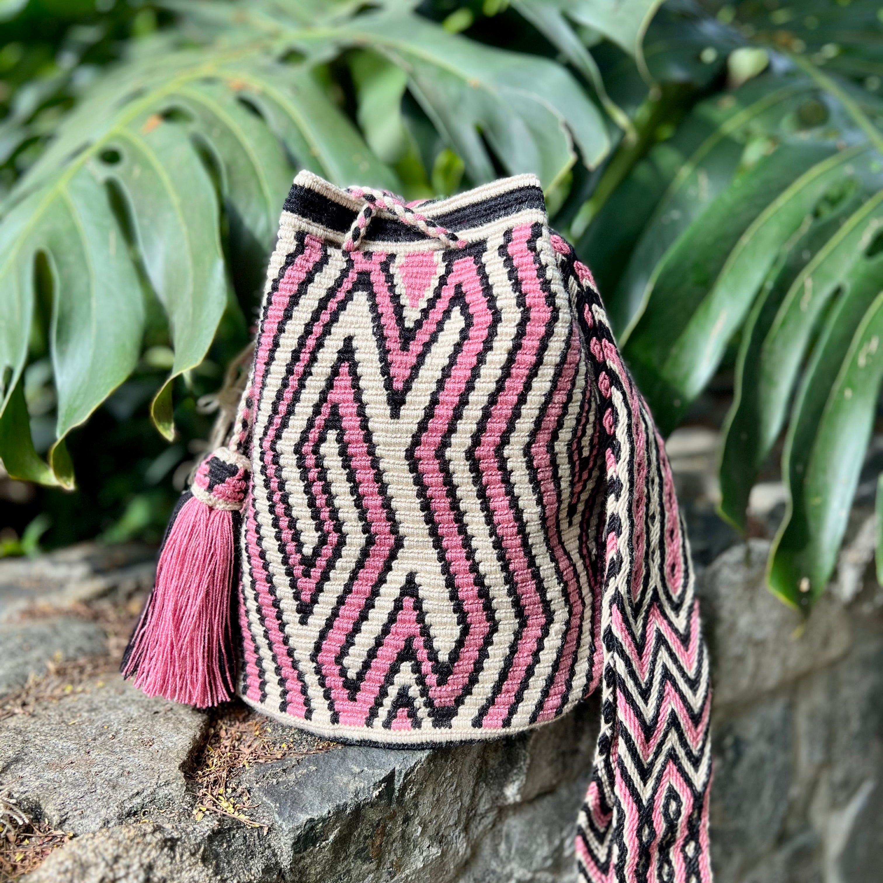 Kalepsü Pink ✻ Large Wayuu Mochila