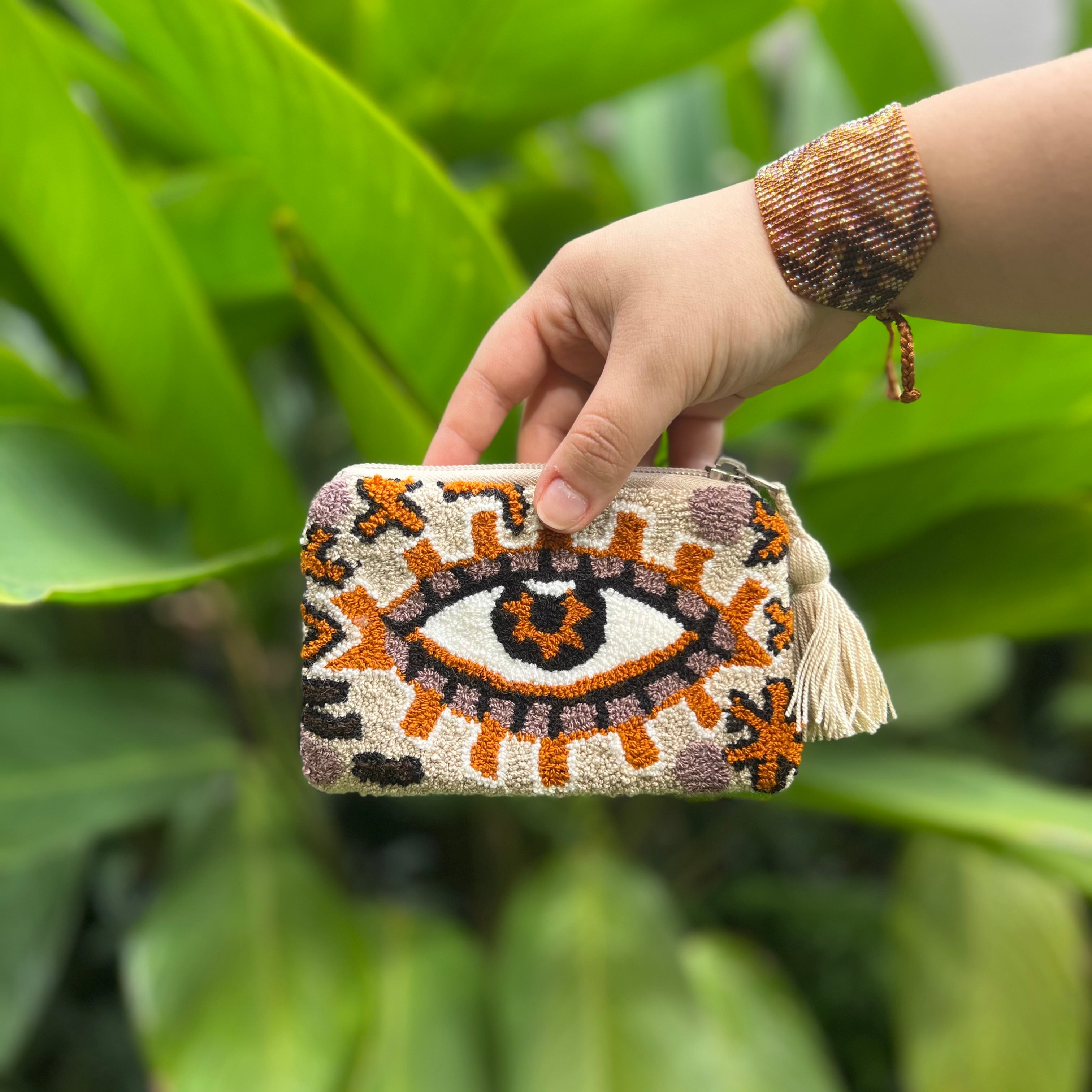 Ojos Tapizado ✻ Small Wayuu Clutch