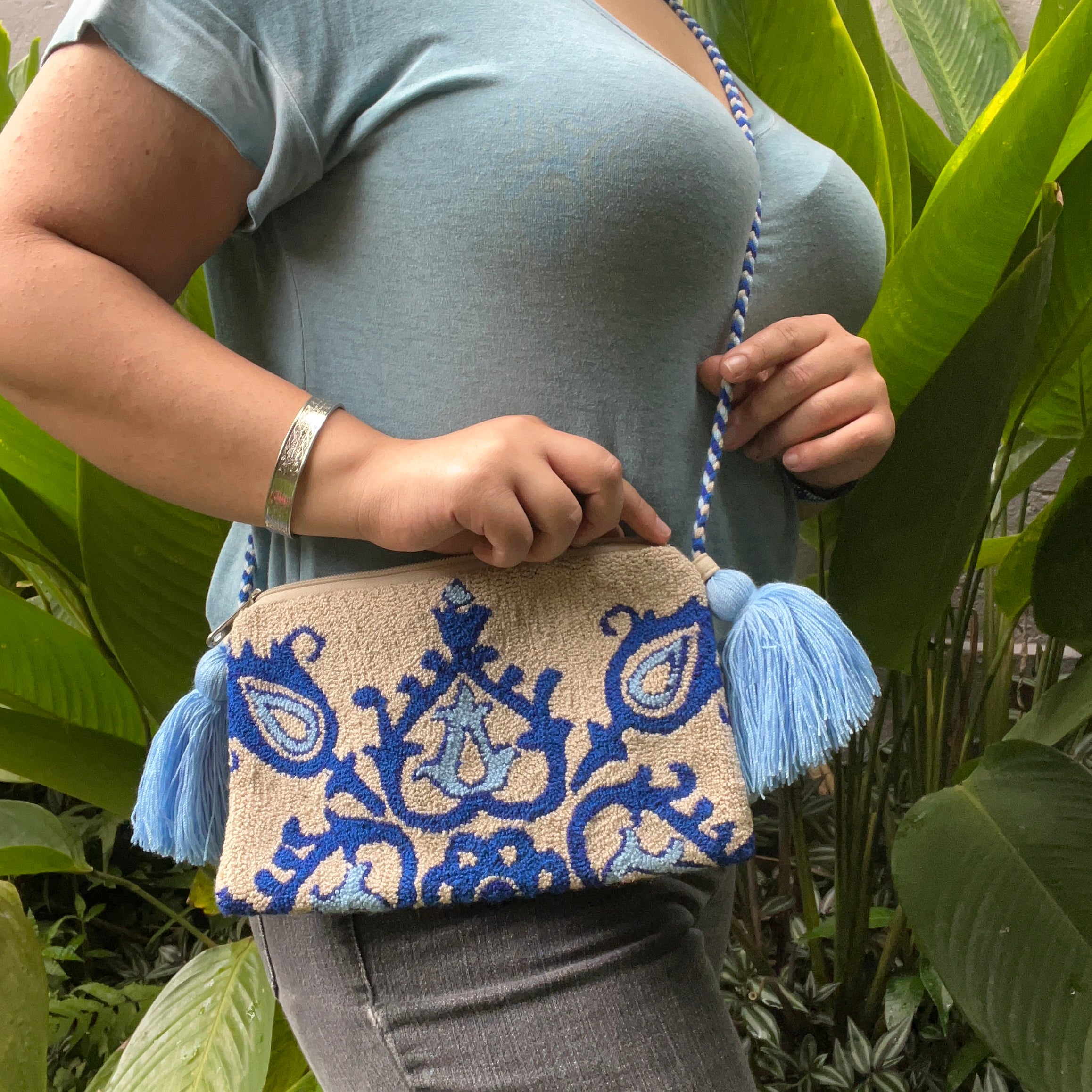 Tapizada ✻ Large Wayuu Clutch with Strap