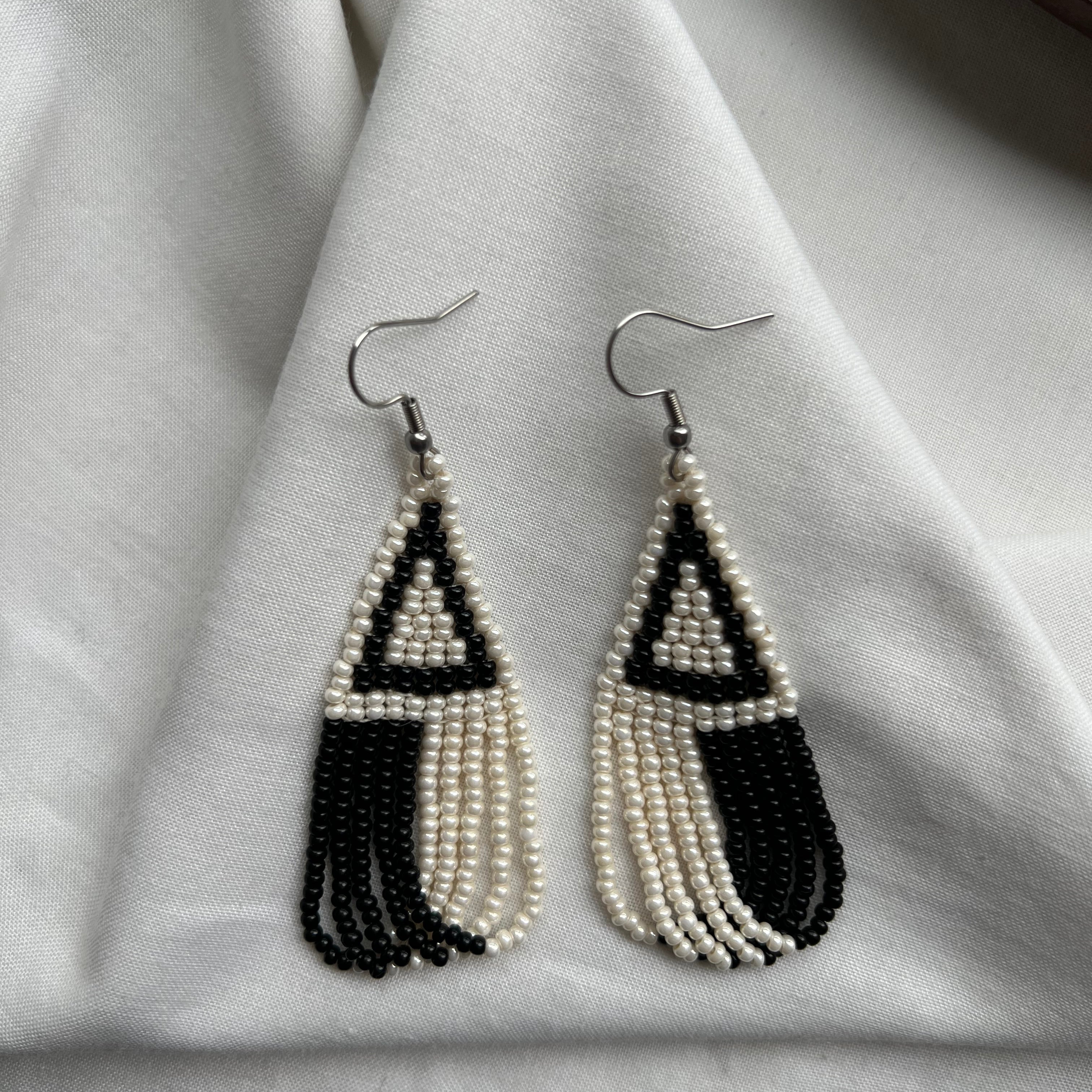 Trianguis ✻ Misak Beaded Earrings