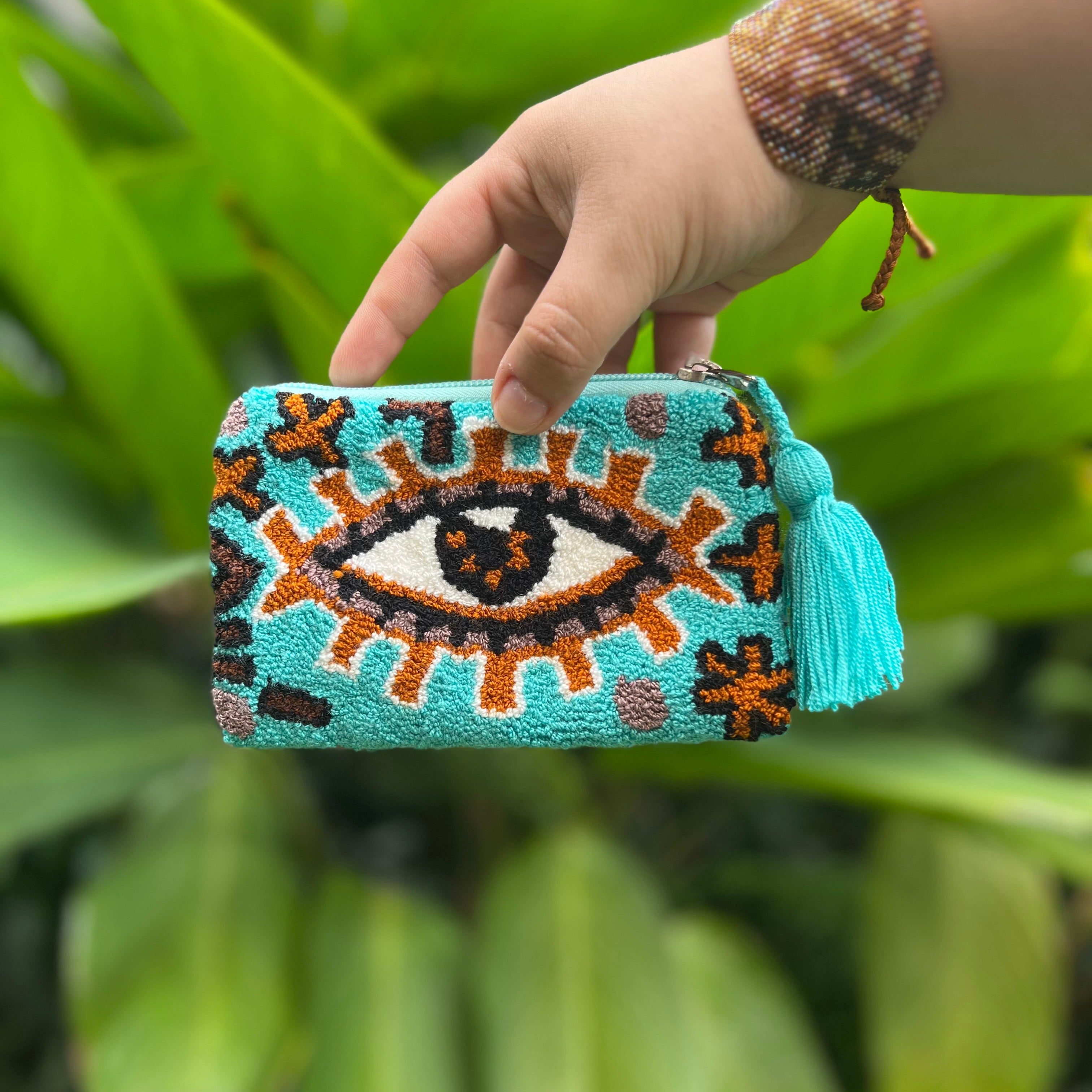 Ojos Tapizado ✻ Small Wayuu Clutch