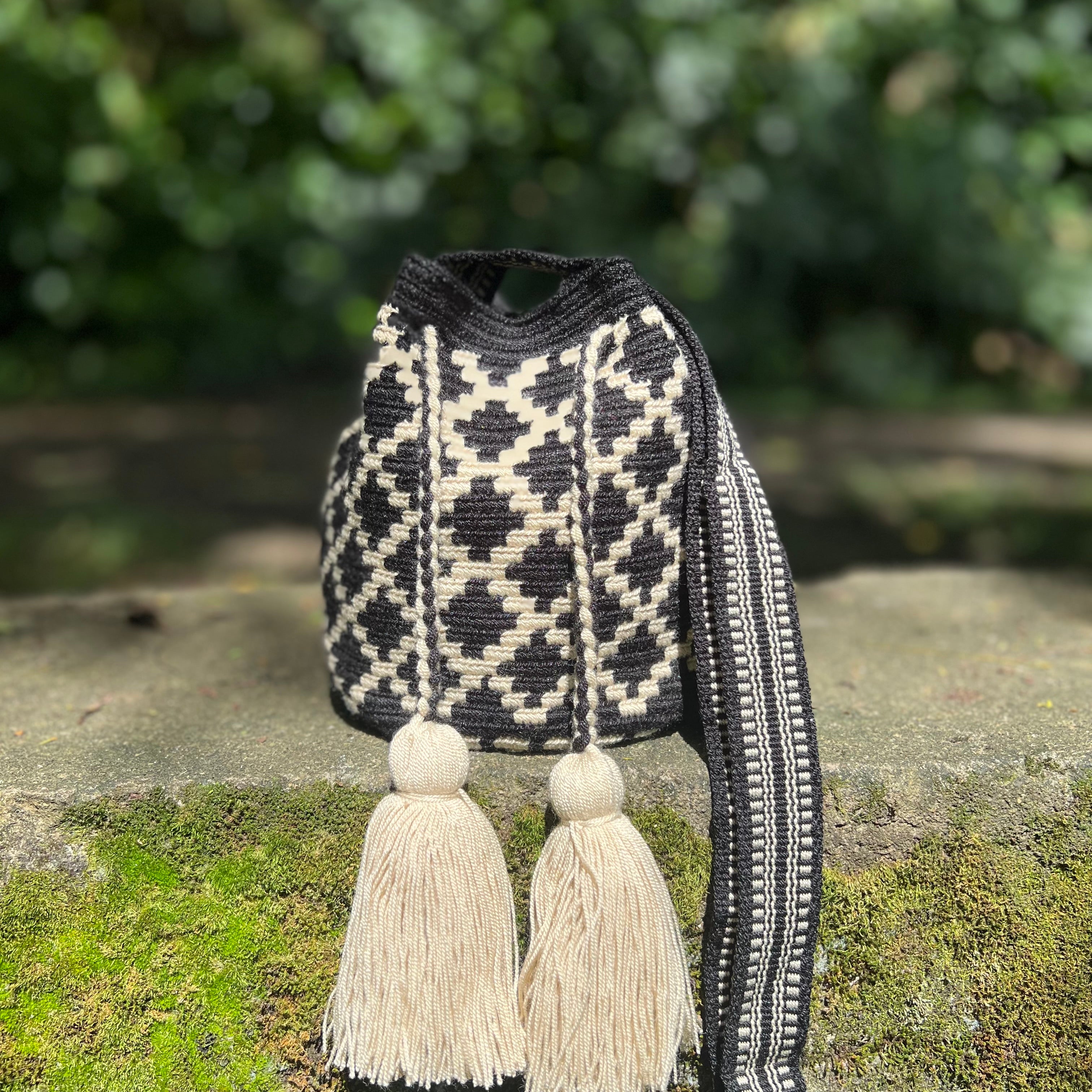 Onyx ✻ Mini Wayuu Mochila
