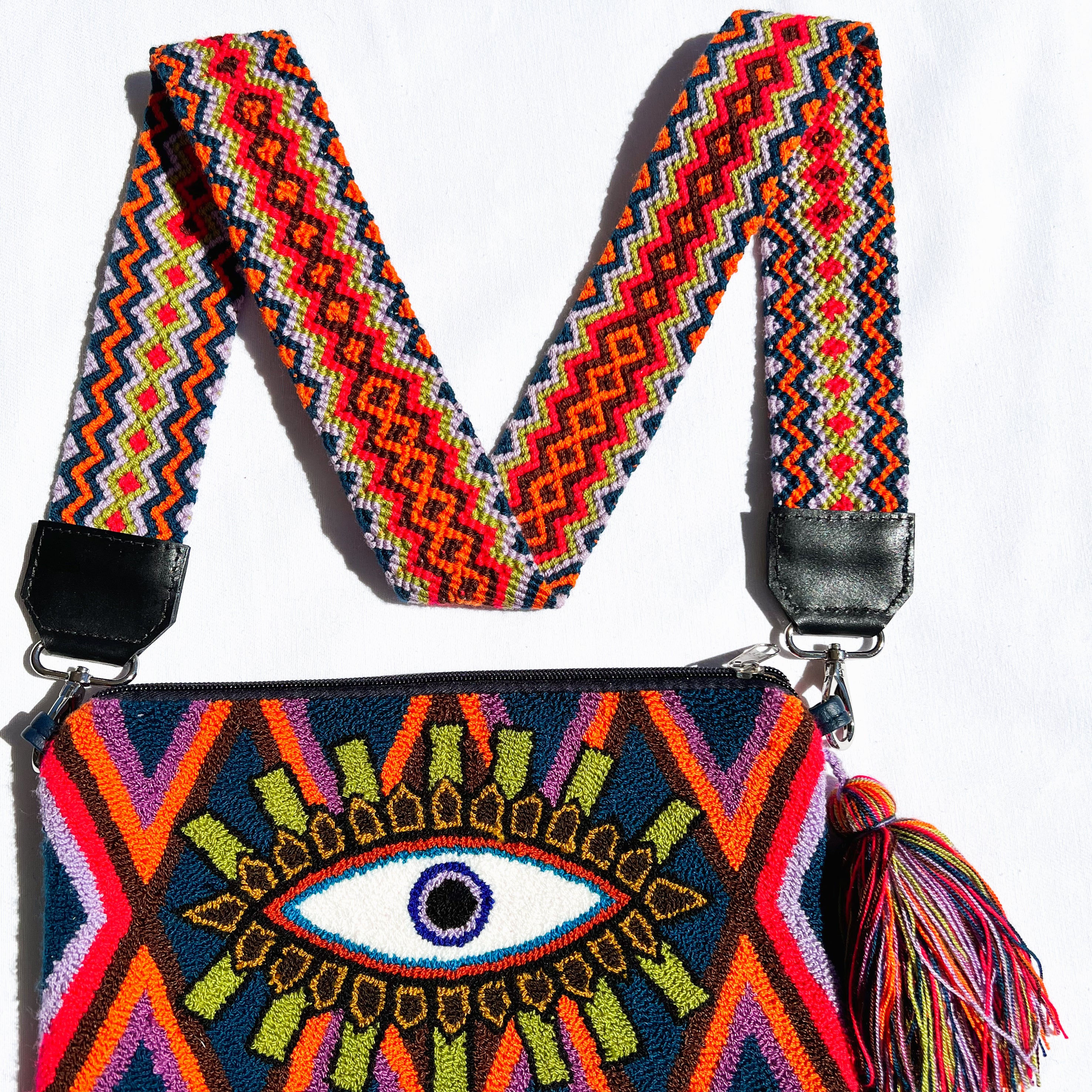 Ojos ✻ Large Wayuu Clutch with Strap
