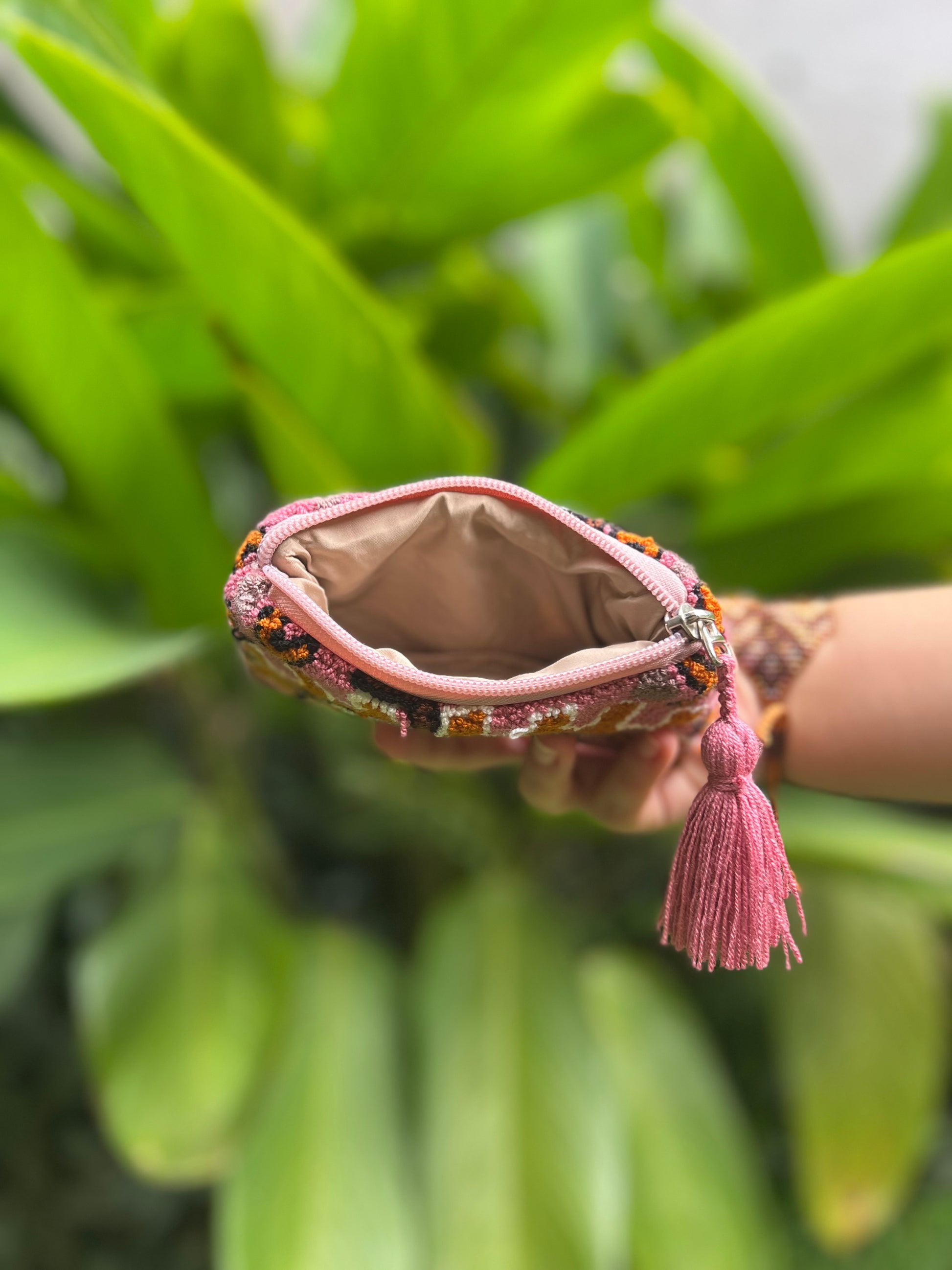 Ojos Tapizado ✻ Small Wayuu Clutch