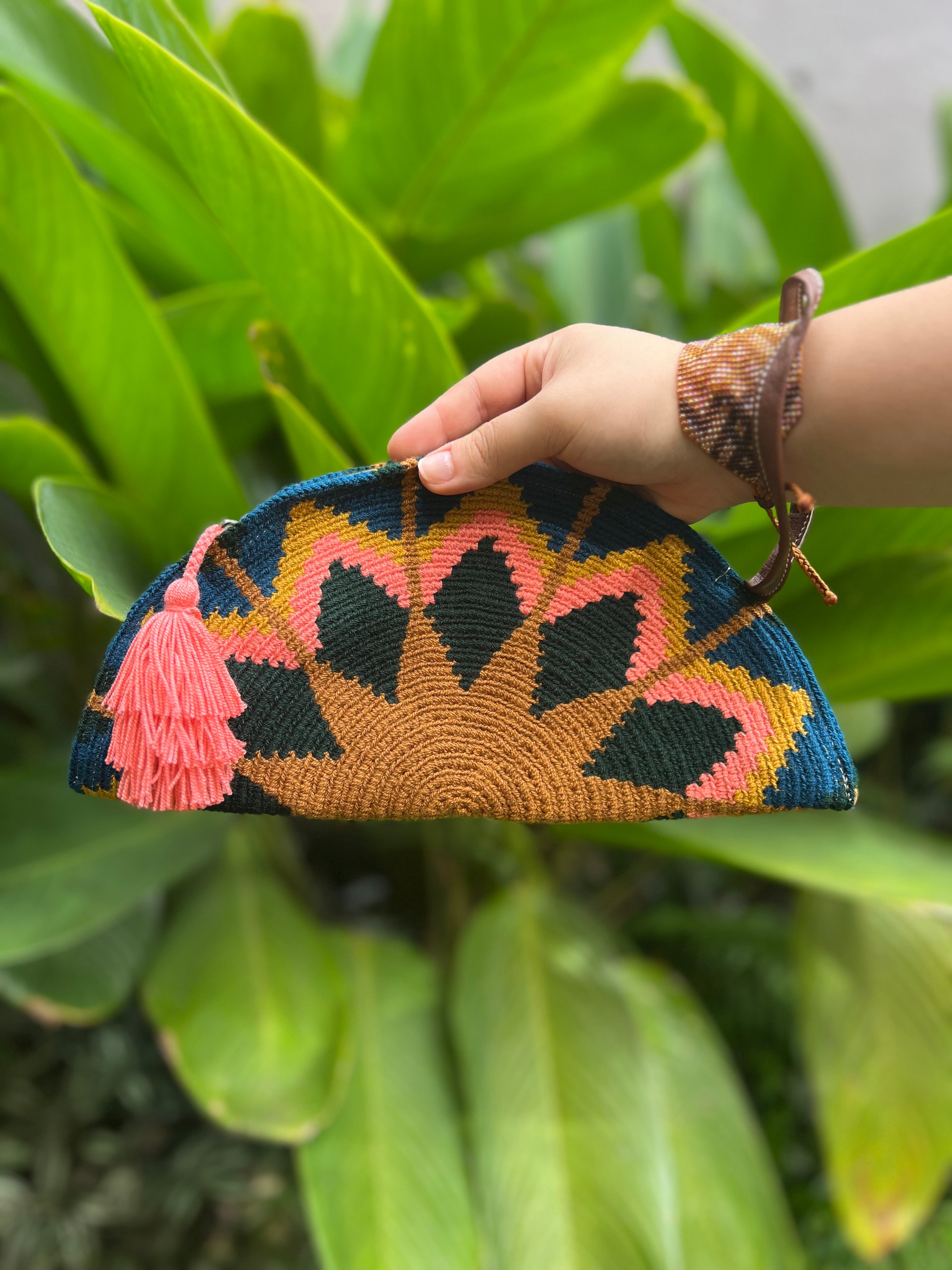 Large Empanada ✻ Wayuu Clutch