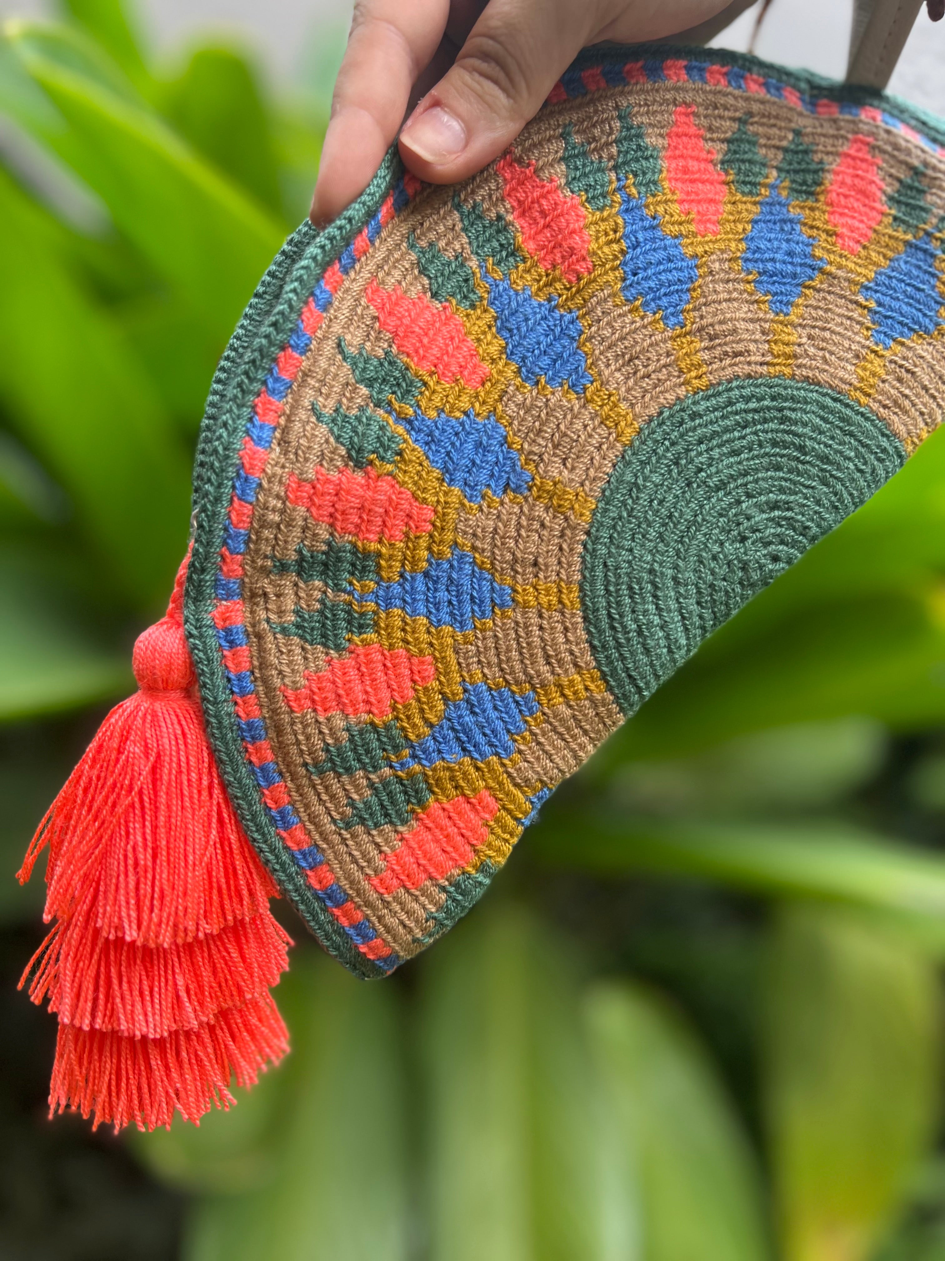 Large Empanada ✻ Wayuu Clutch