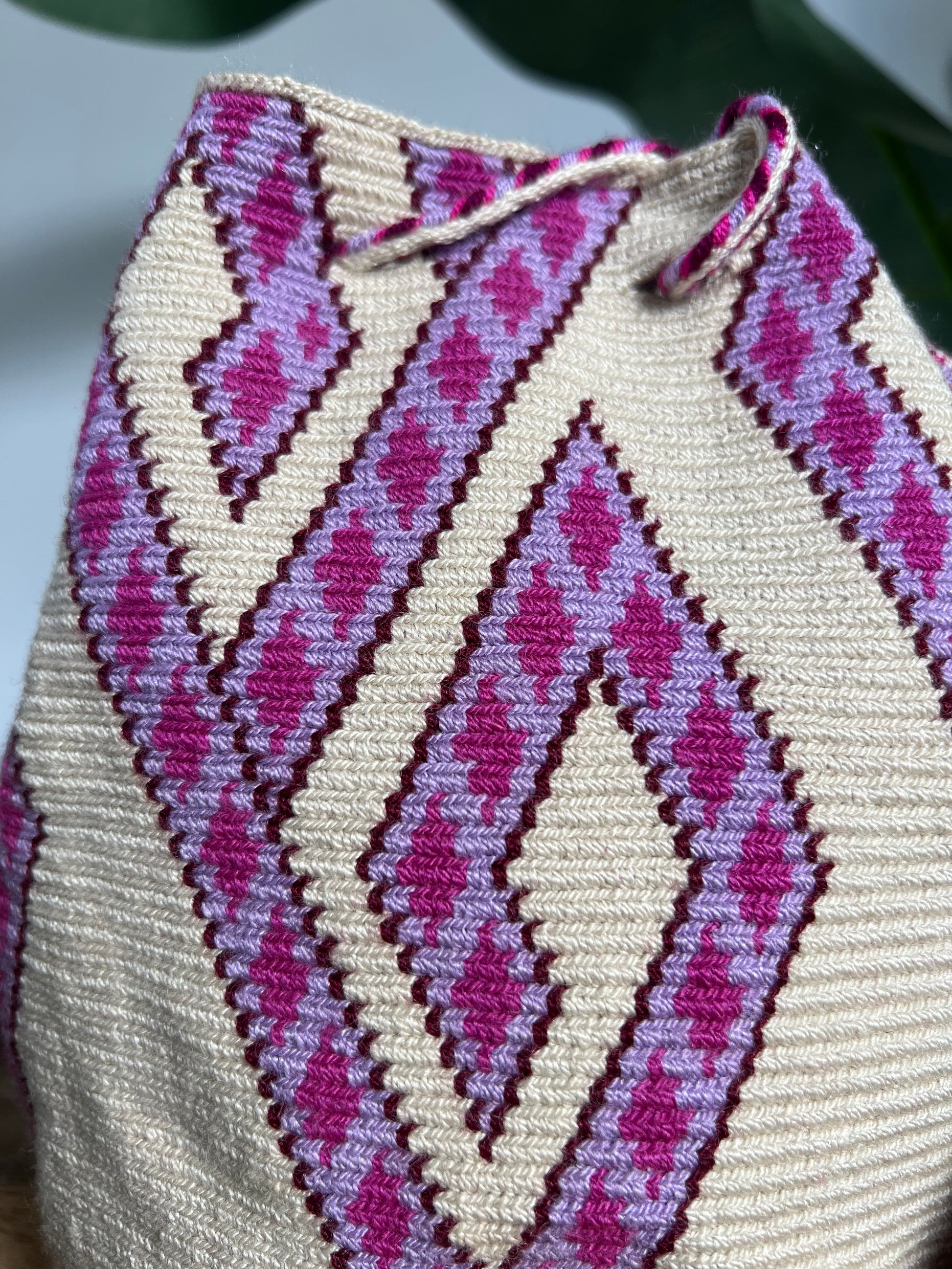 1 THREAD  ✻ Medium Wayuu Mochila