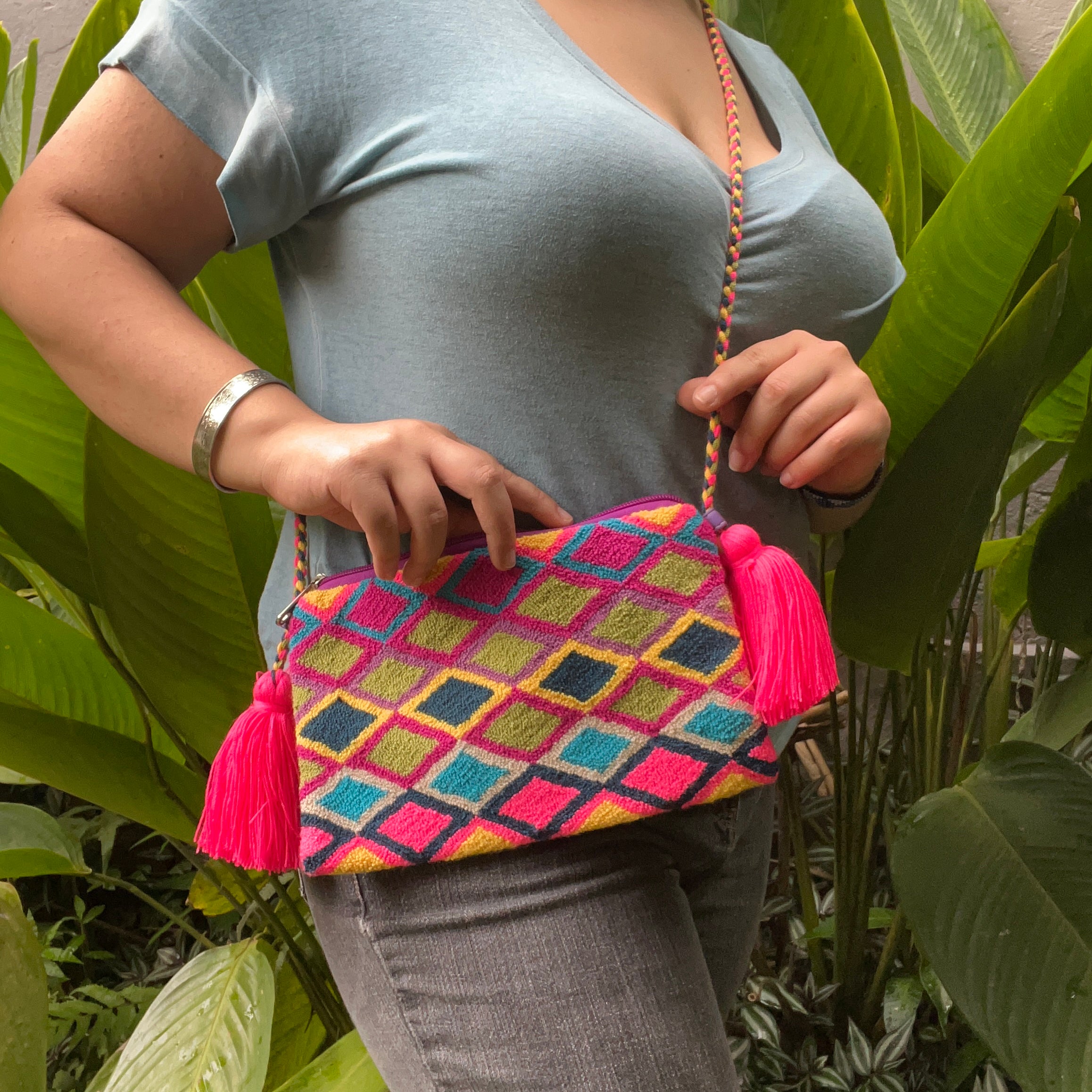 Tapizada  ✻ Large Wayuu Clutch with Strap