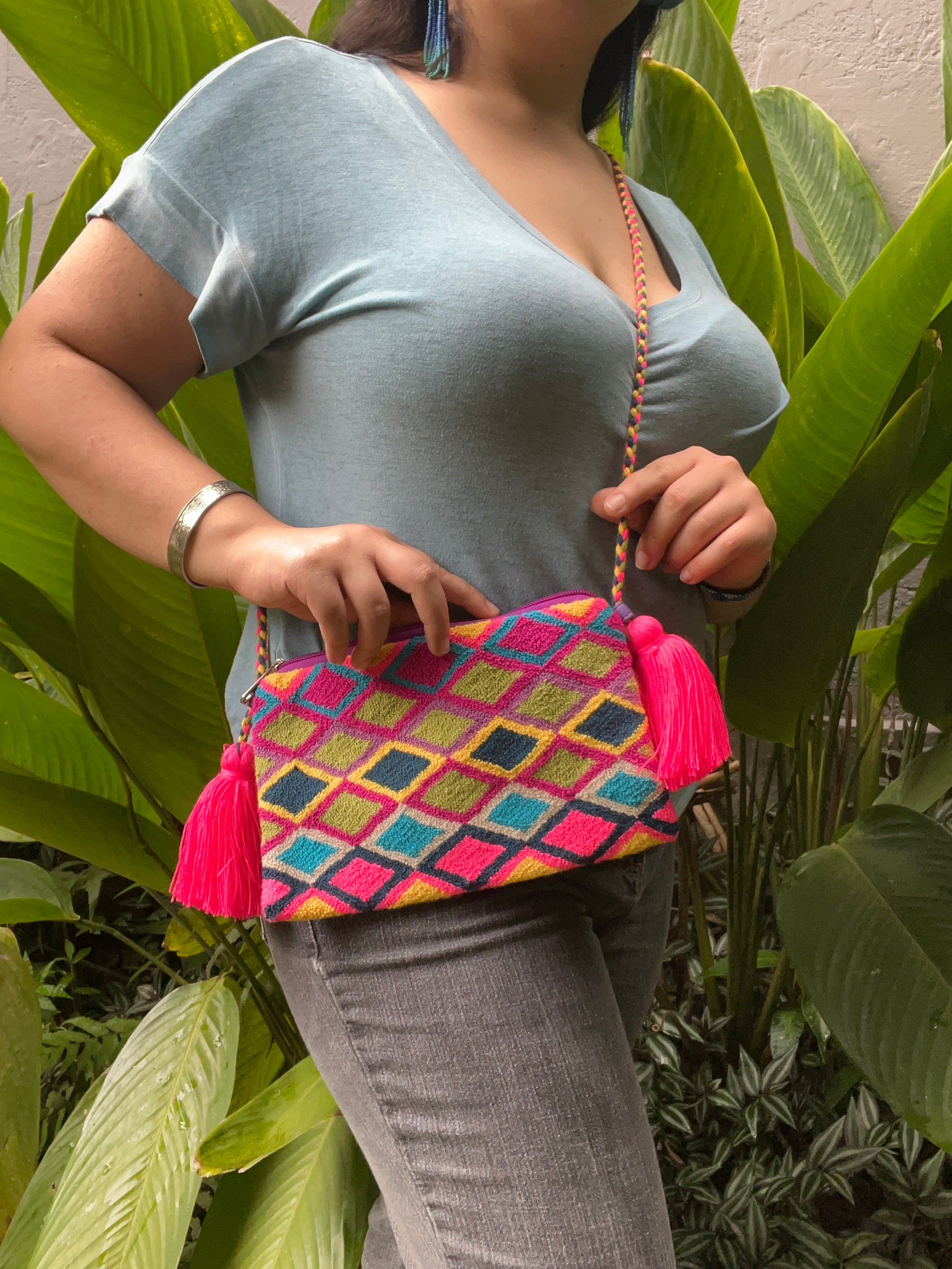 Tapizada  ✻ Large Wayuu Clutch with Strap