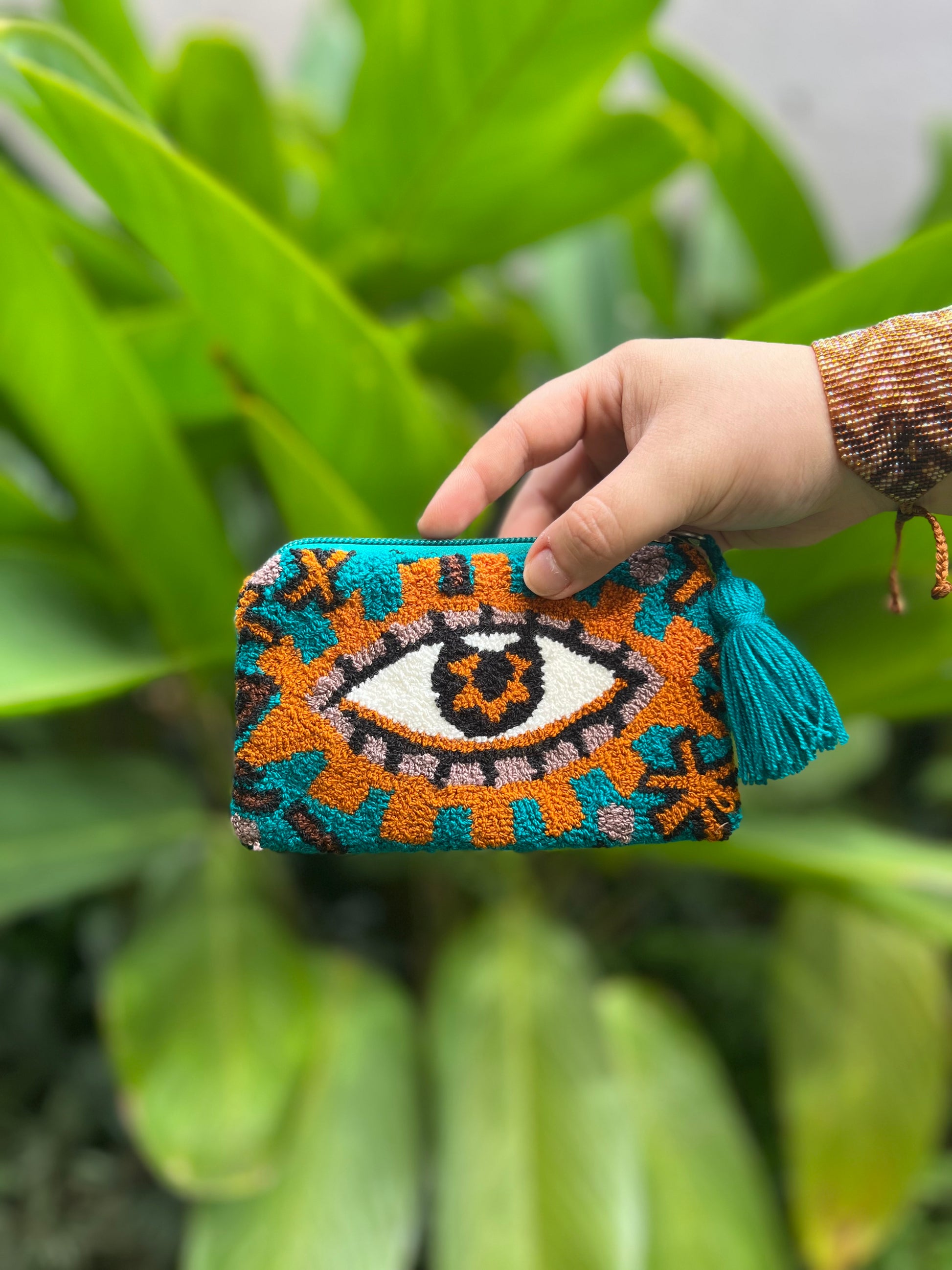 Ojos Tapizado ✻ Small Wayuu Clutch