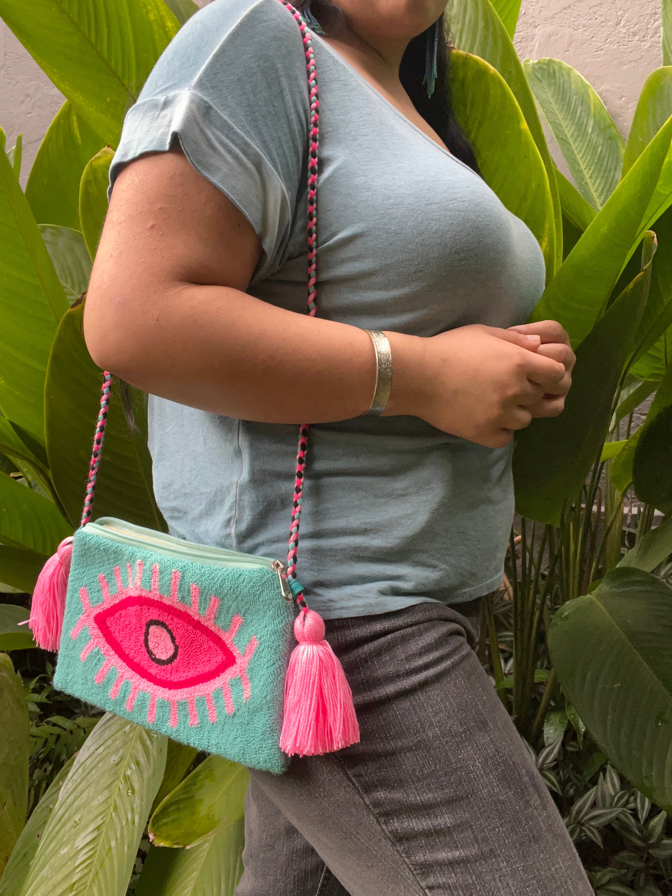 Tapizada  ✻ Large Wayuu Clutch with Strap