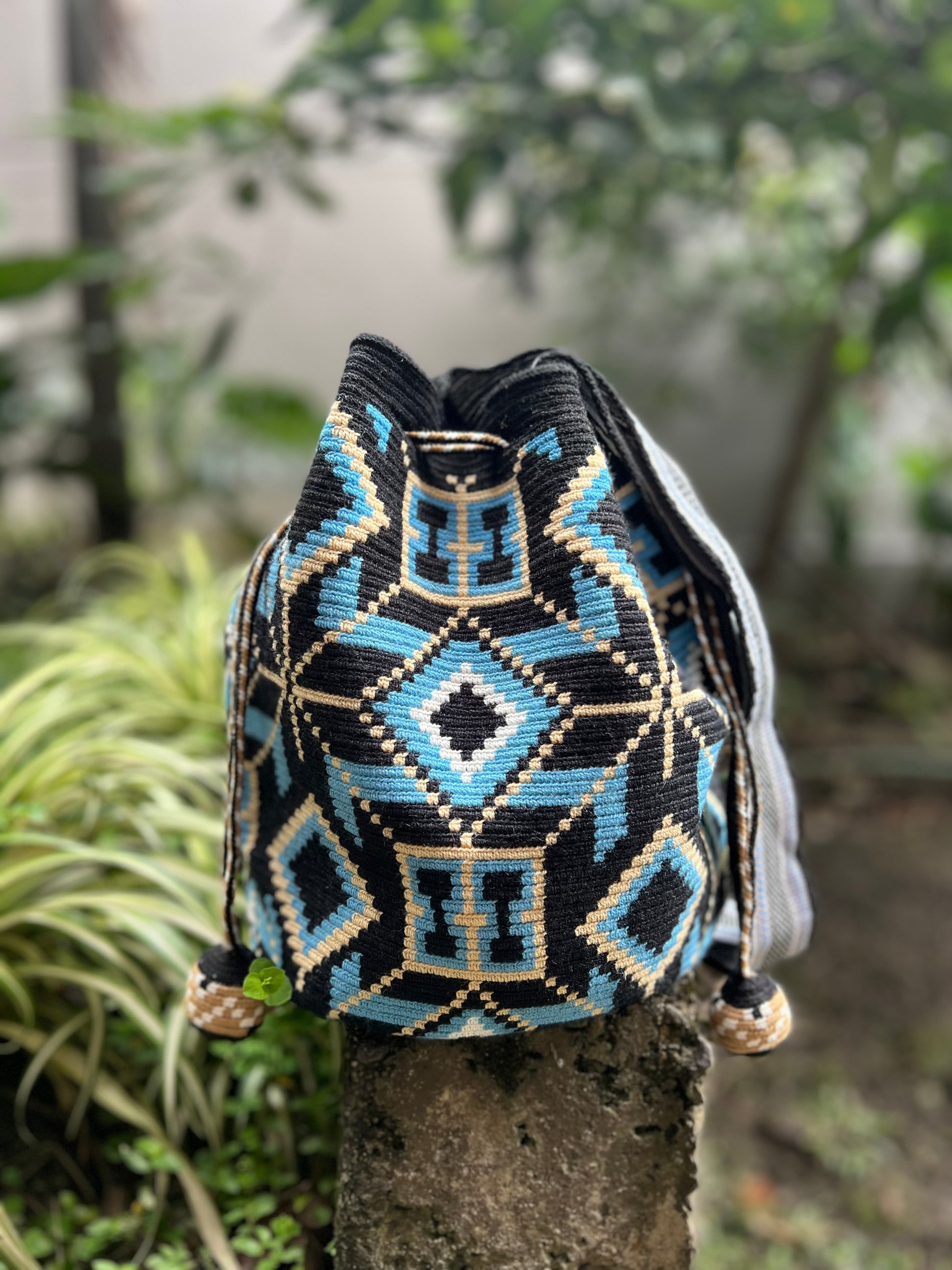 1 THREAD Sülia ✻ Large Wayuu Mochila