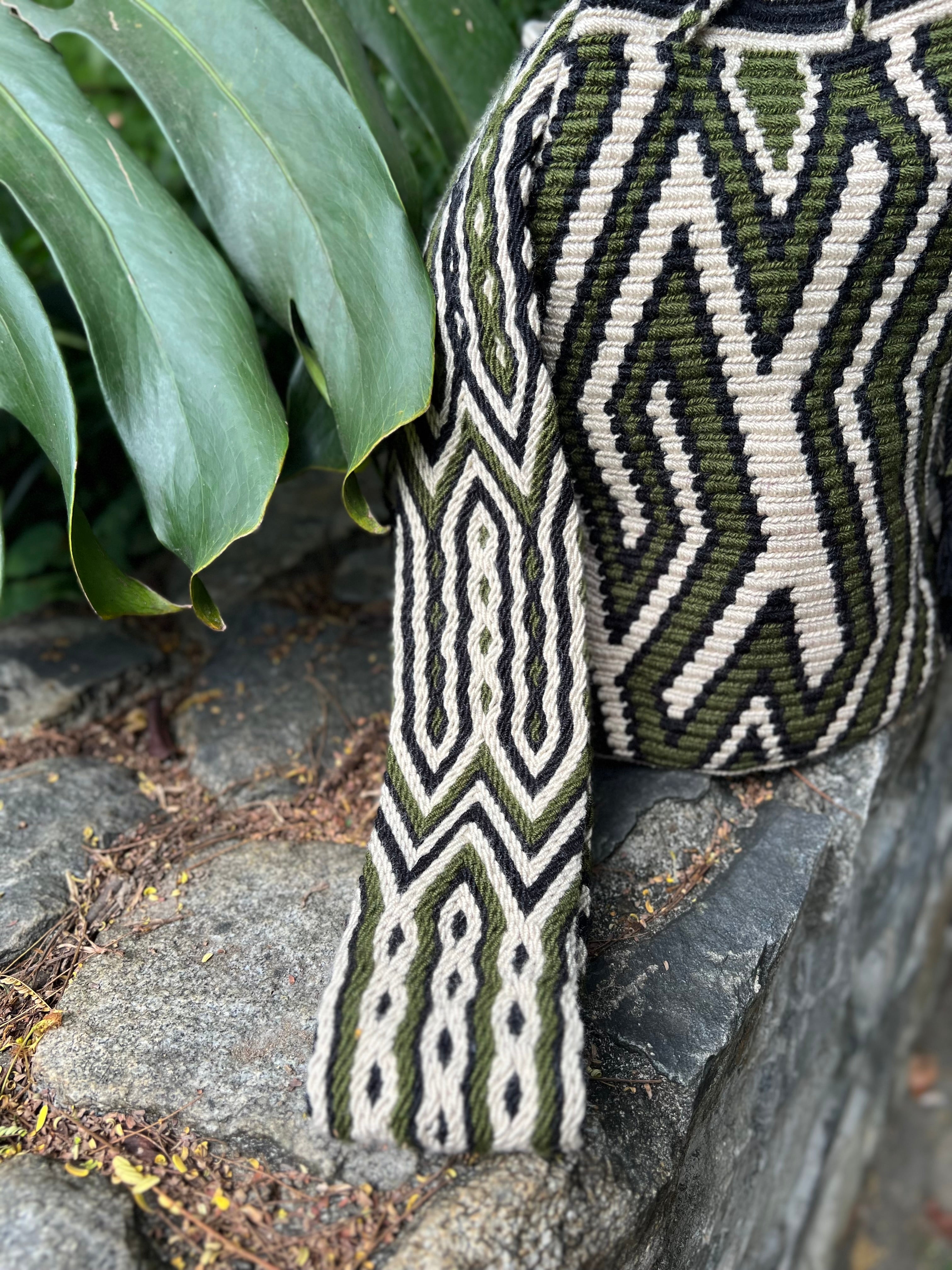 Kalepsü Green ✻ Large Wayuu Mochila