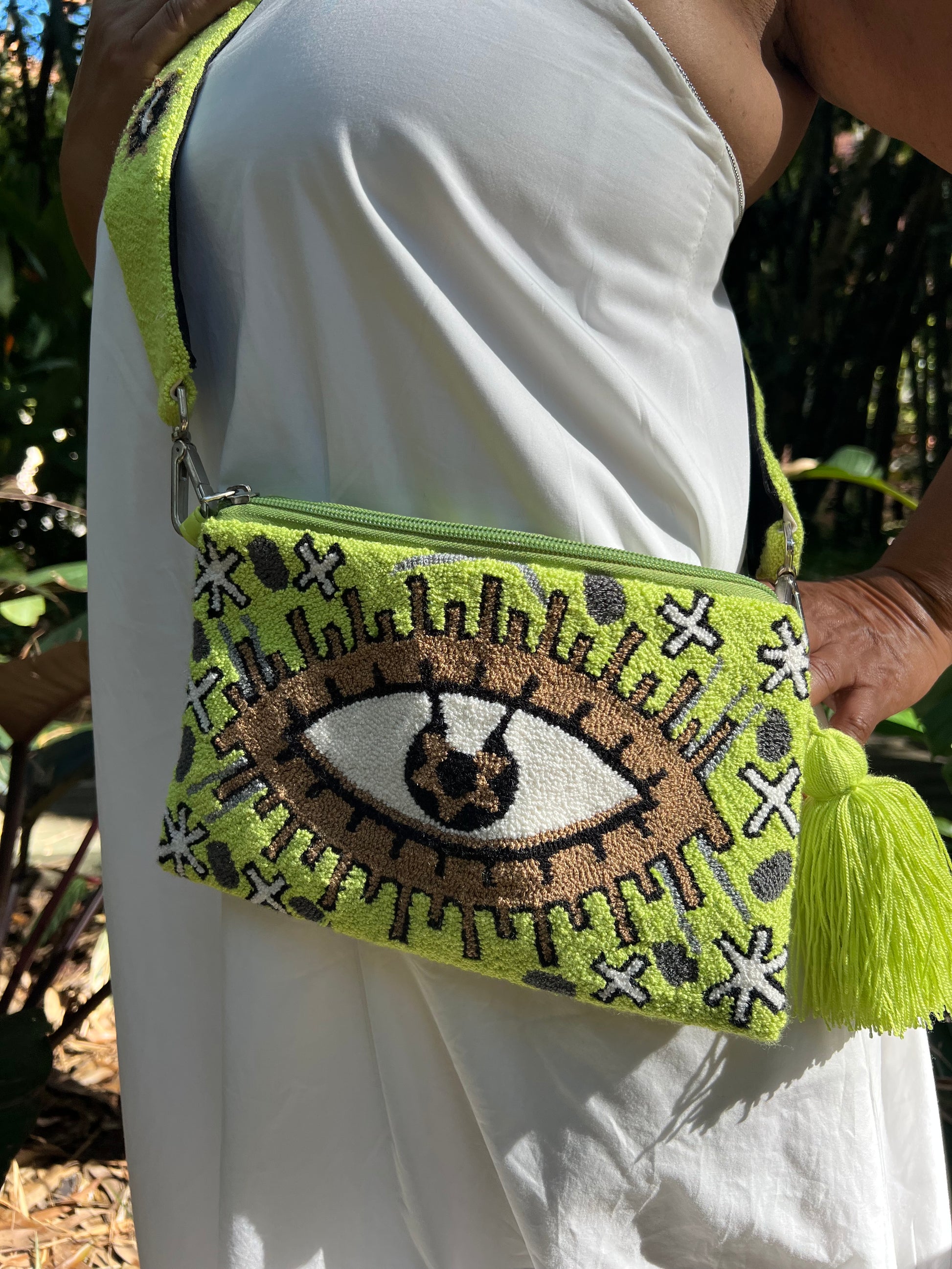 Ojos Tapizado ✻ Large Wayuu Clutch with Strap