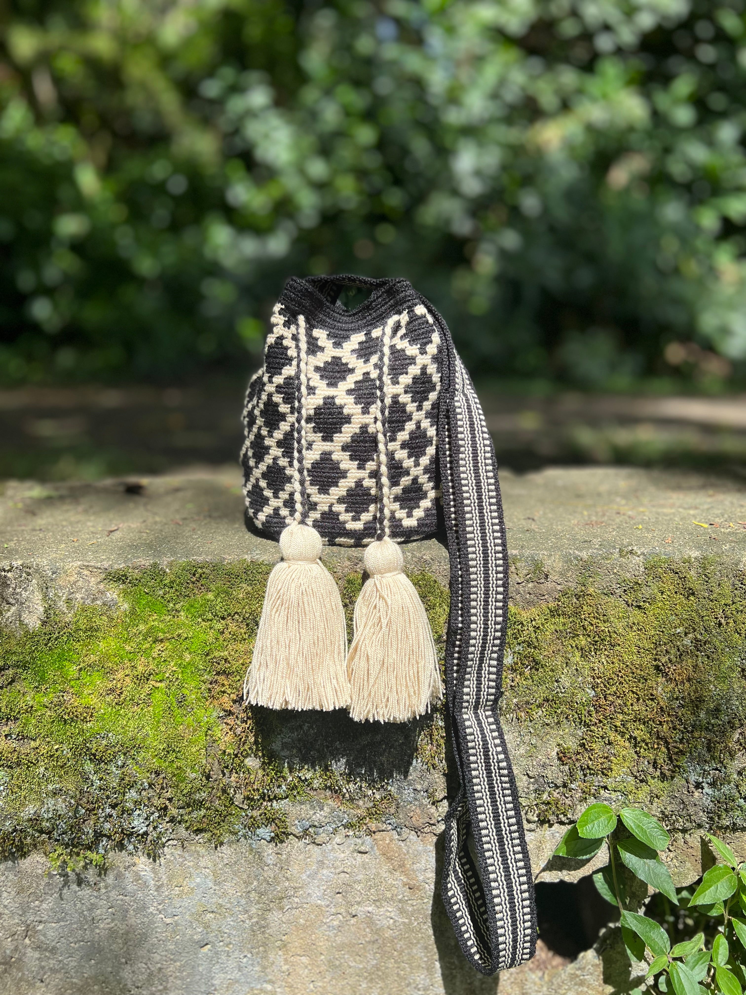 Onyx ✻ Mini Wayuu Mochila