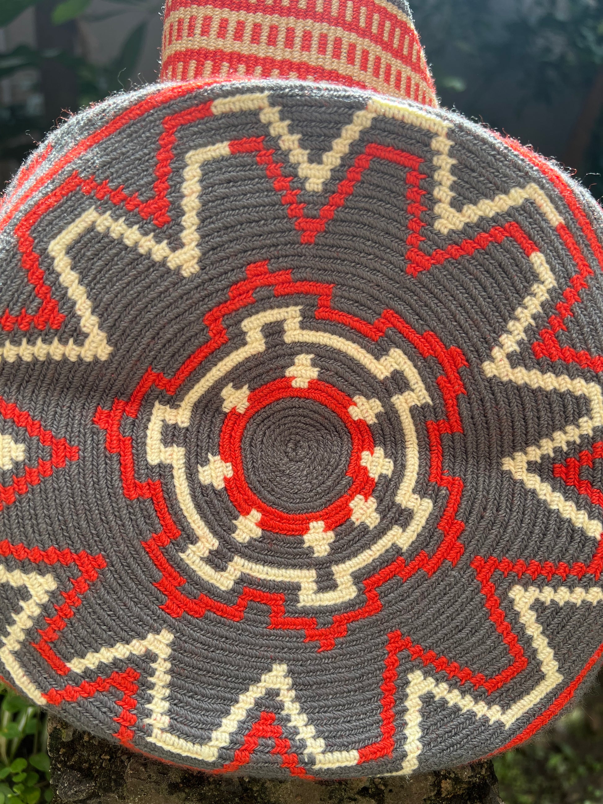 1 THREAD Achiote ✻ Large Wayuu Mochila