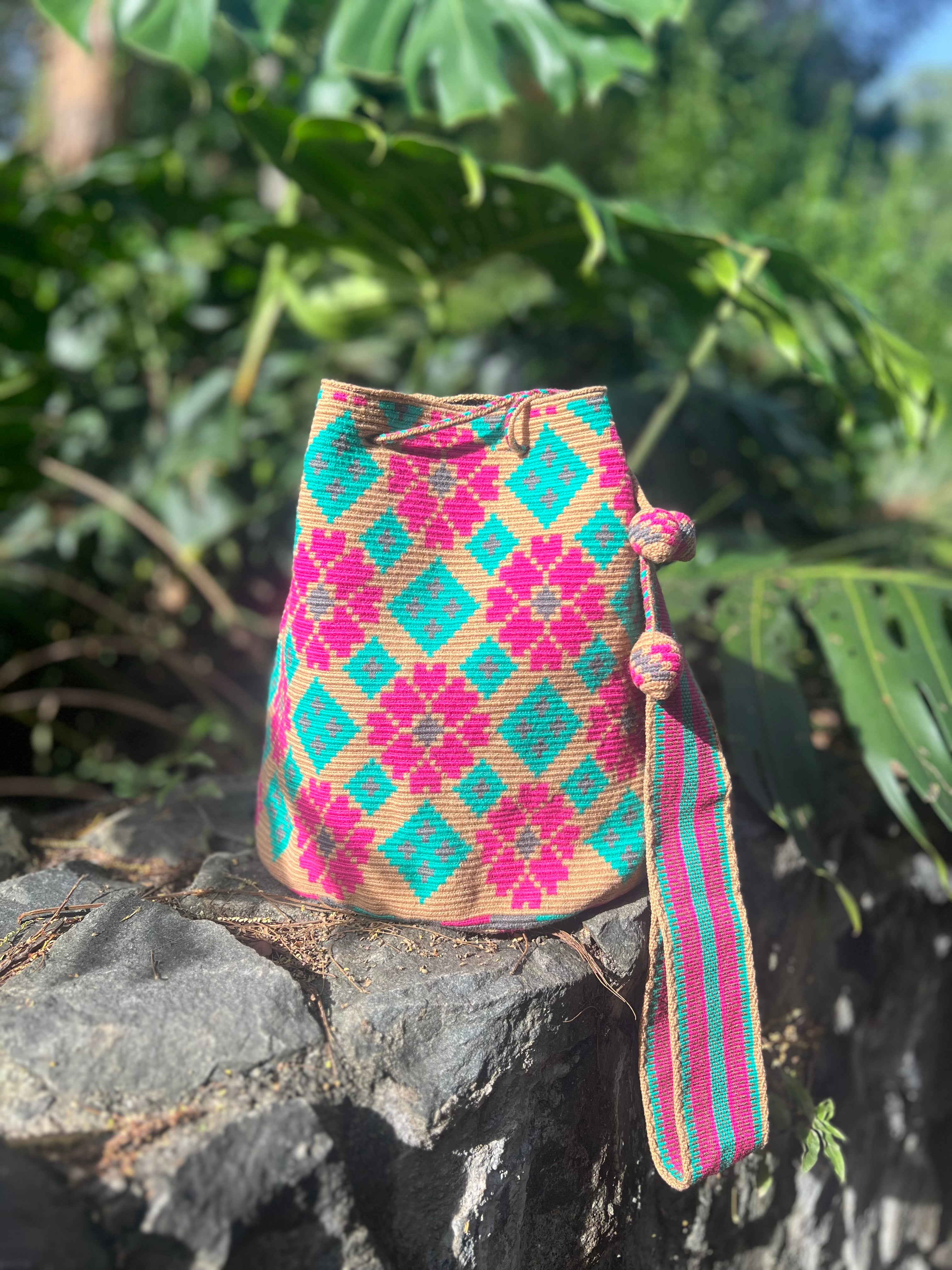 1 THREAD Petal ✻ Large Wayuu Mochila