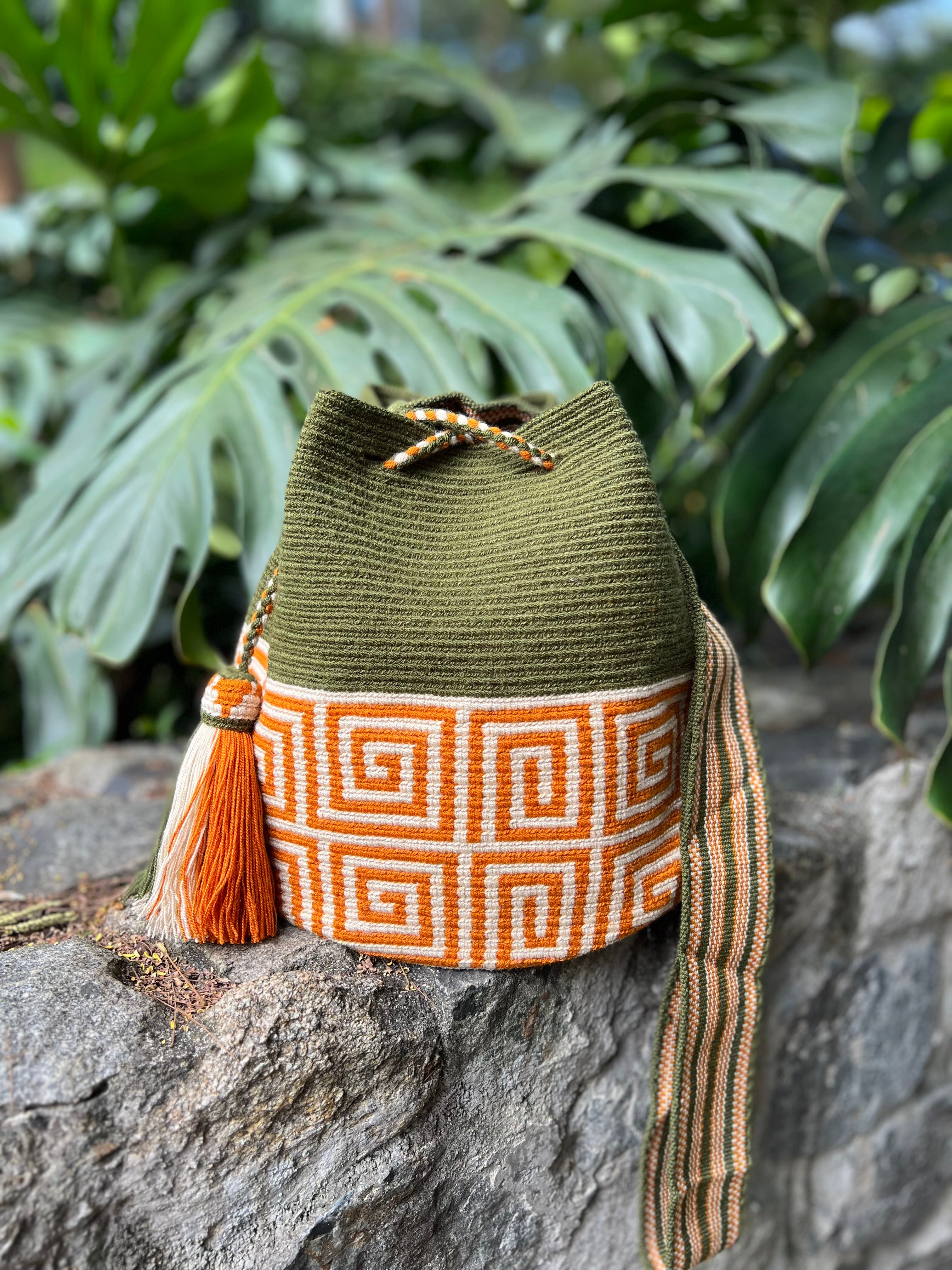 Labra Green ✻ Large Wayuu Mochila