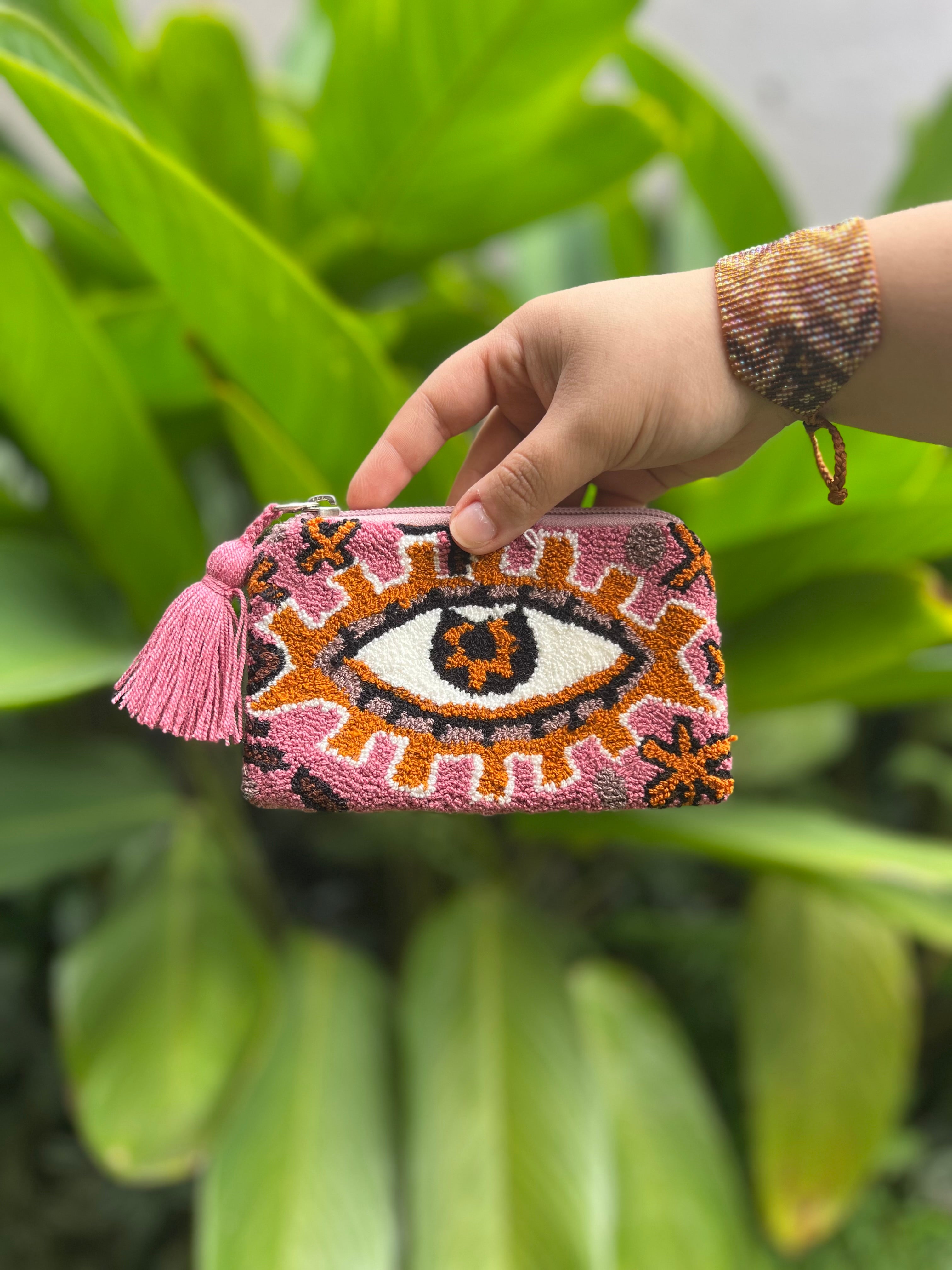 Ojos Tapizado ✻ Small Wayuu Clutch