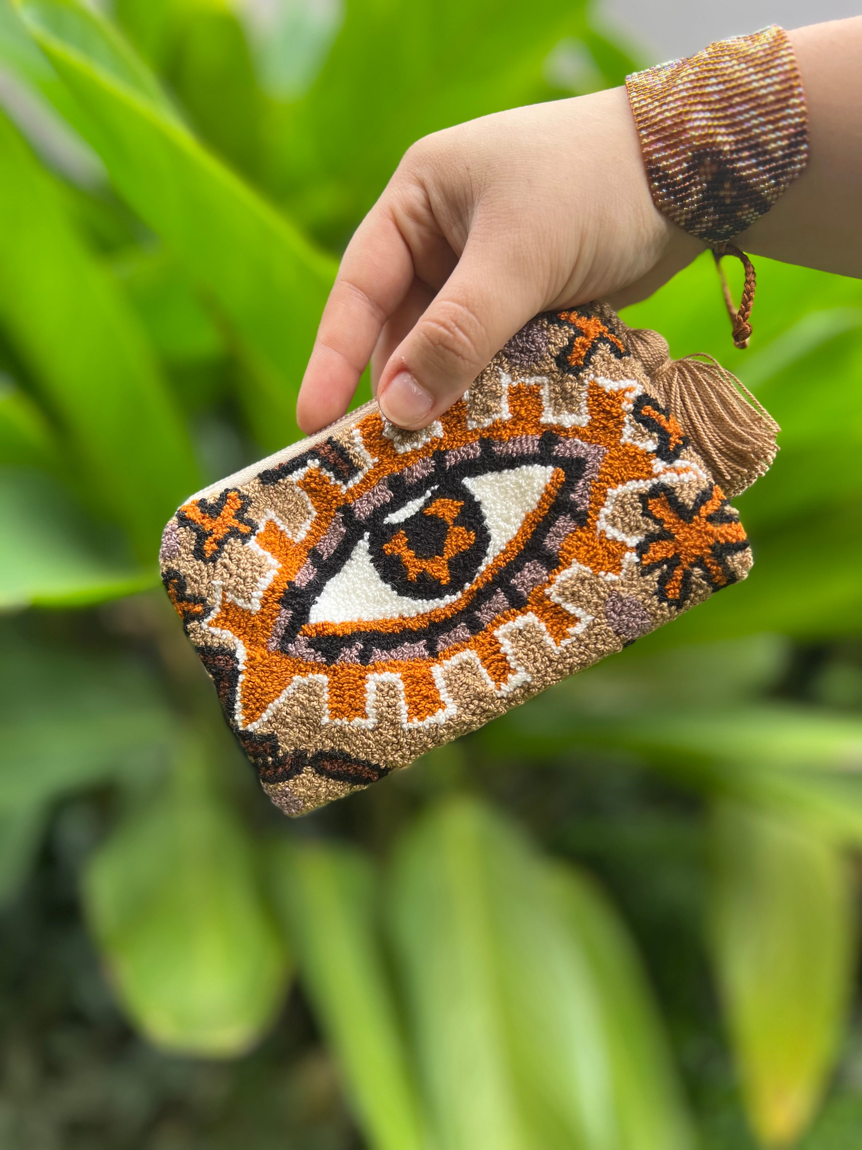 Ojos Tapizado ✻ Small Wayuu Clutch