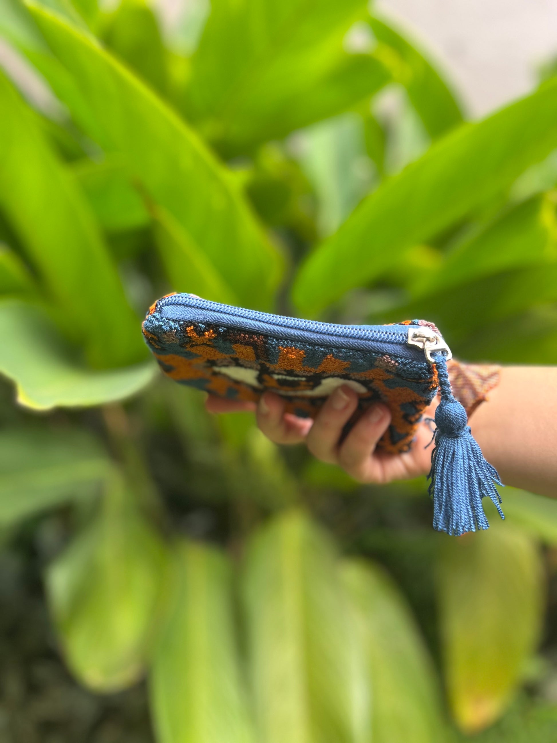 Ojos Tapizado ✻ Small Wayuu Clutch