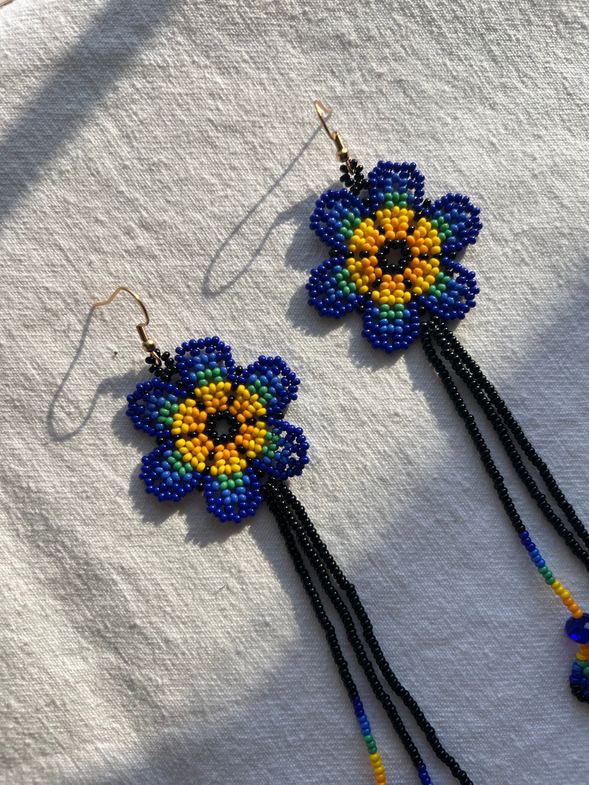 Largitas ✻ Embera Beaded Earrings