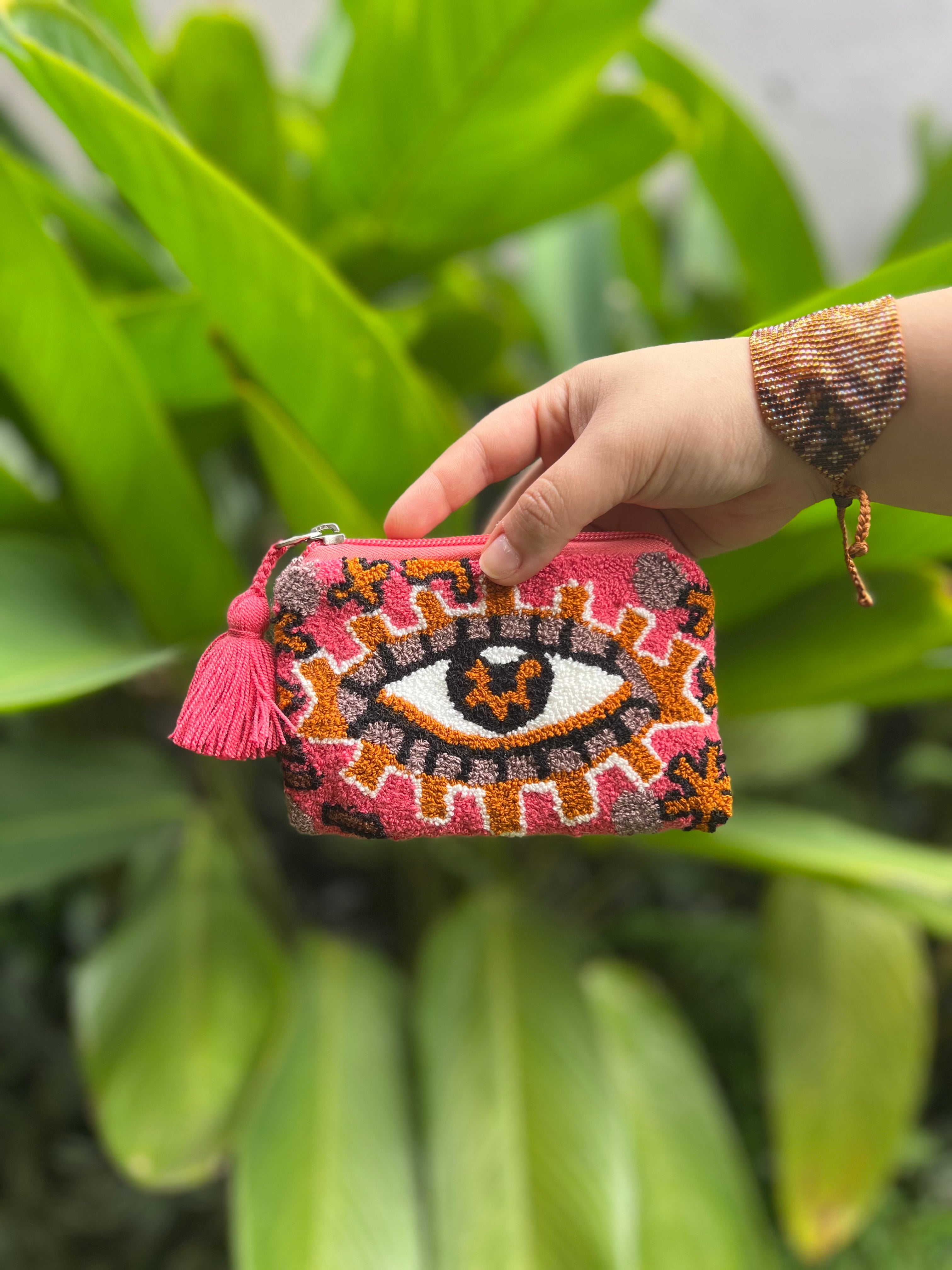 Ojos Tapizado ✻ Small Wayuu Clutch