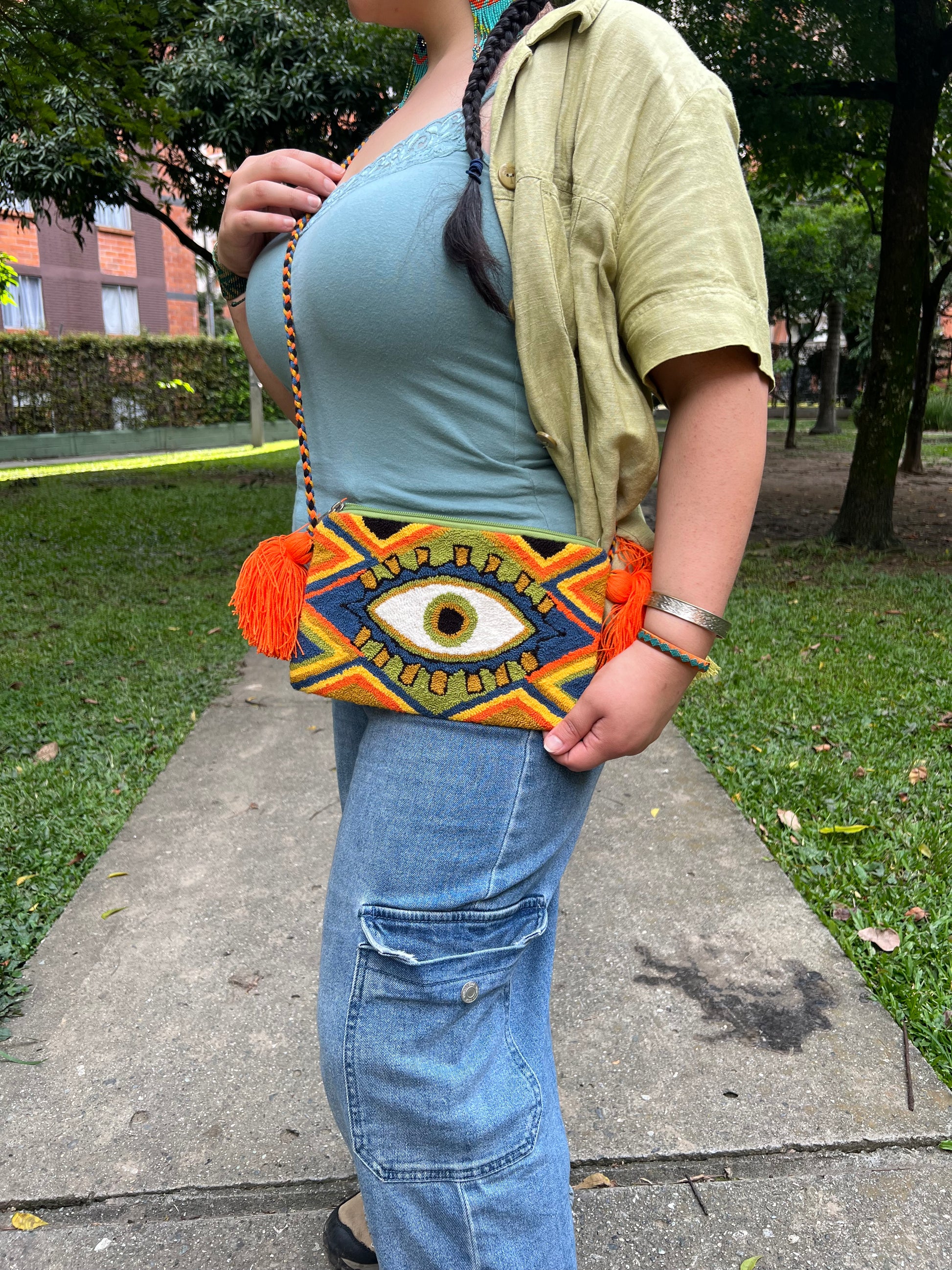 Tapizada  ✻ Large Wayuu Clutch with Strap