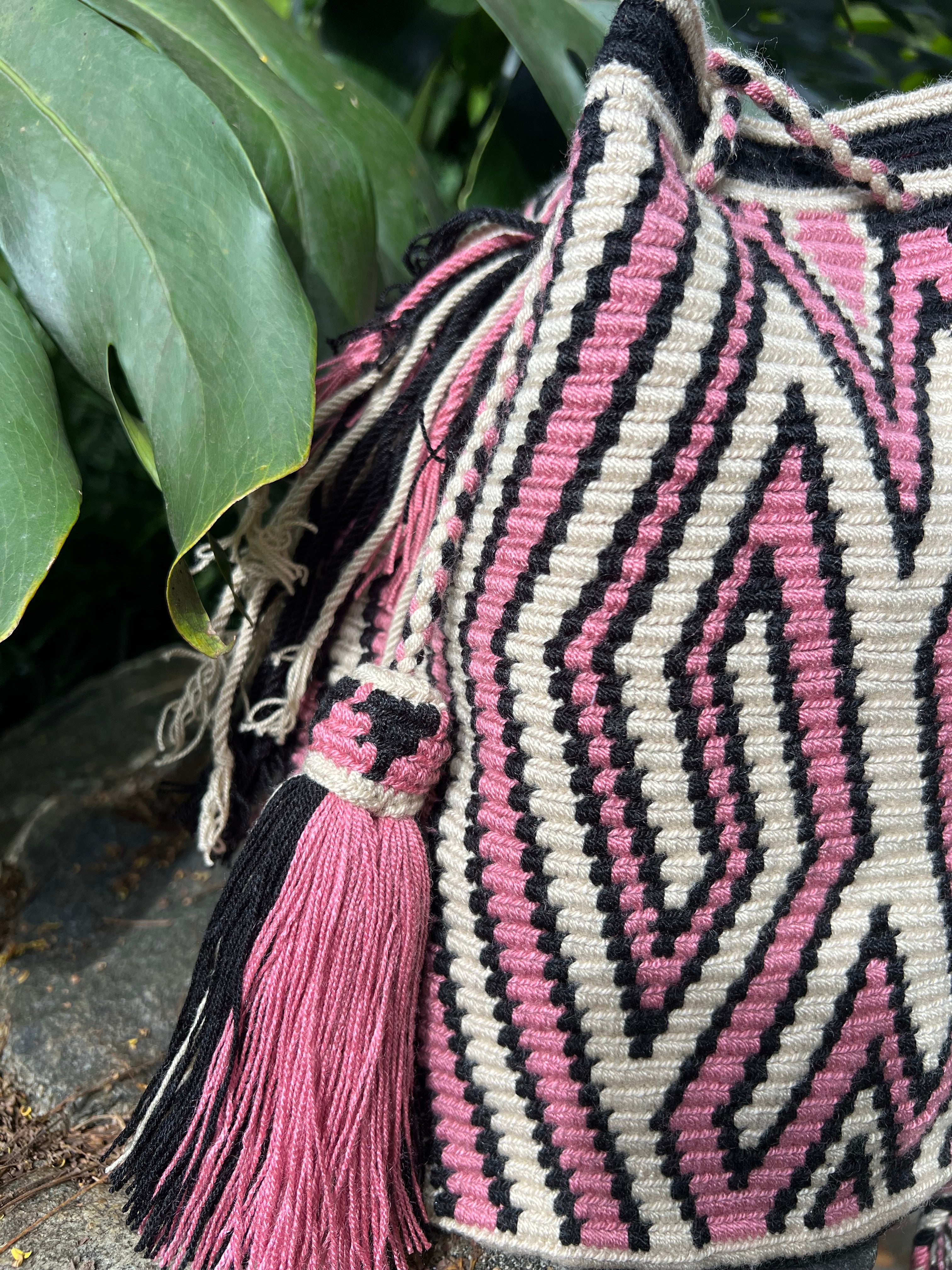 Kalepsü Pink ✻ Large Wayuu Mochila