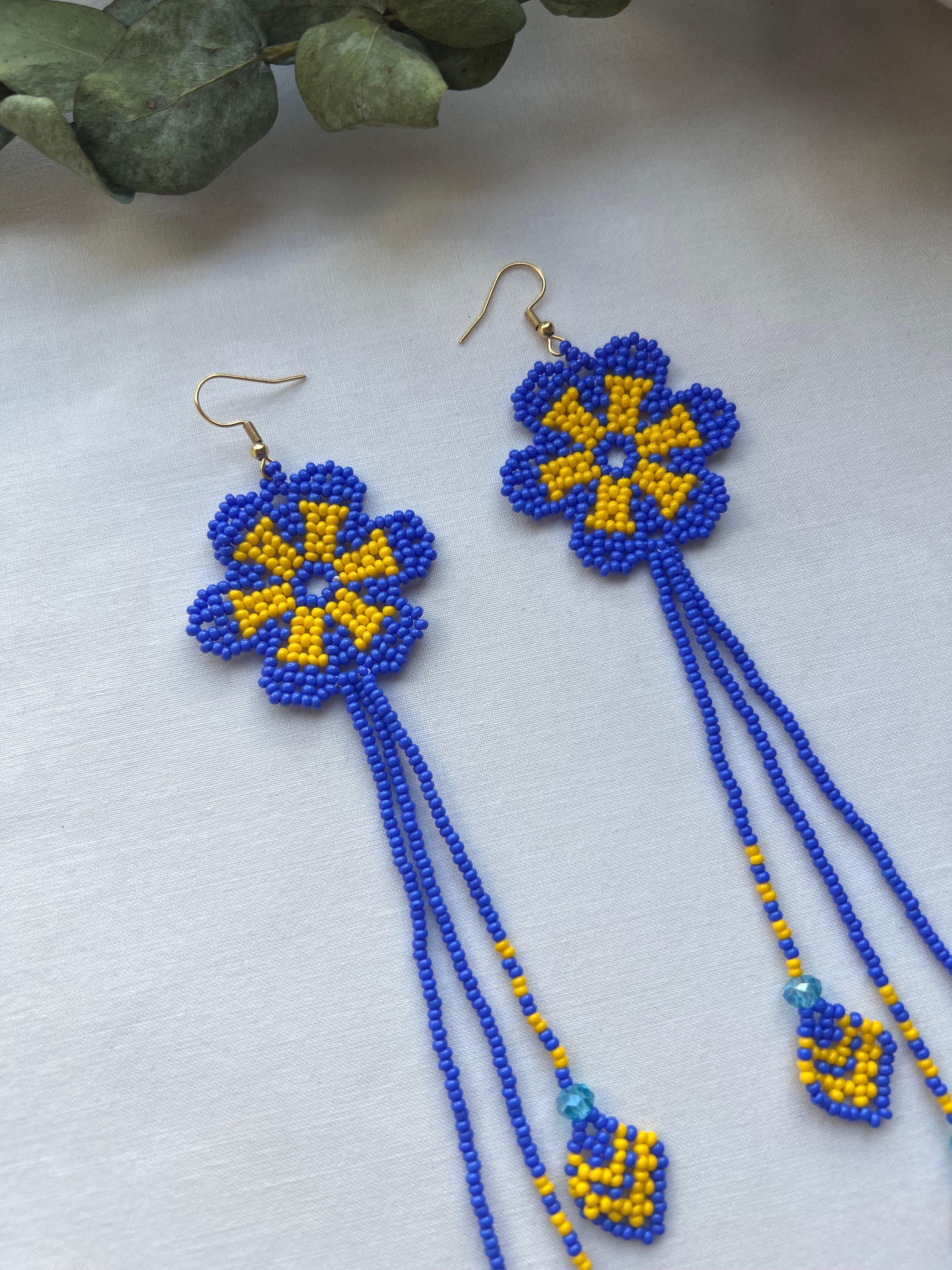 Arrow Bloom ✻ Embera Beaded Earrings