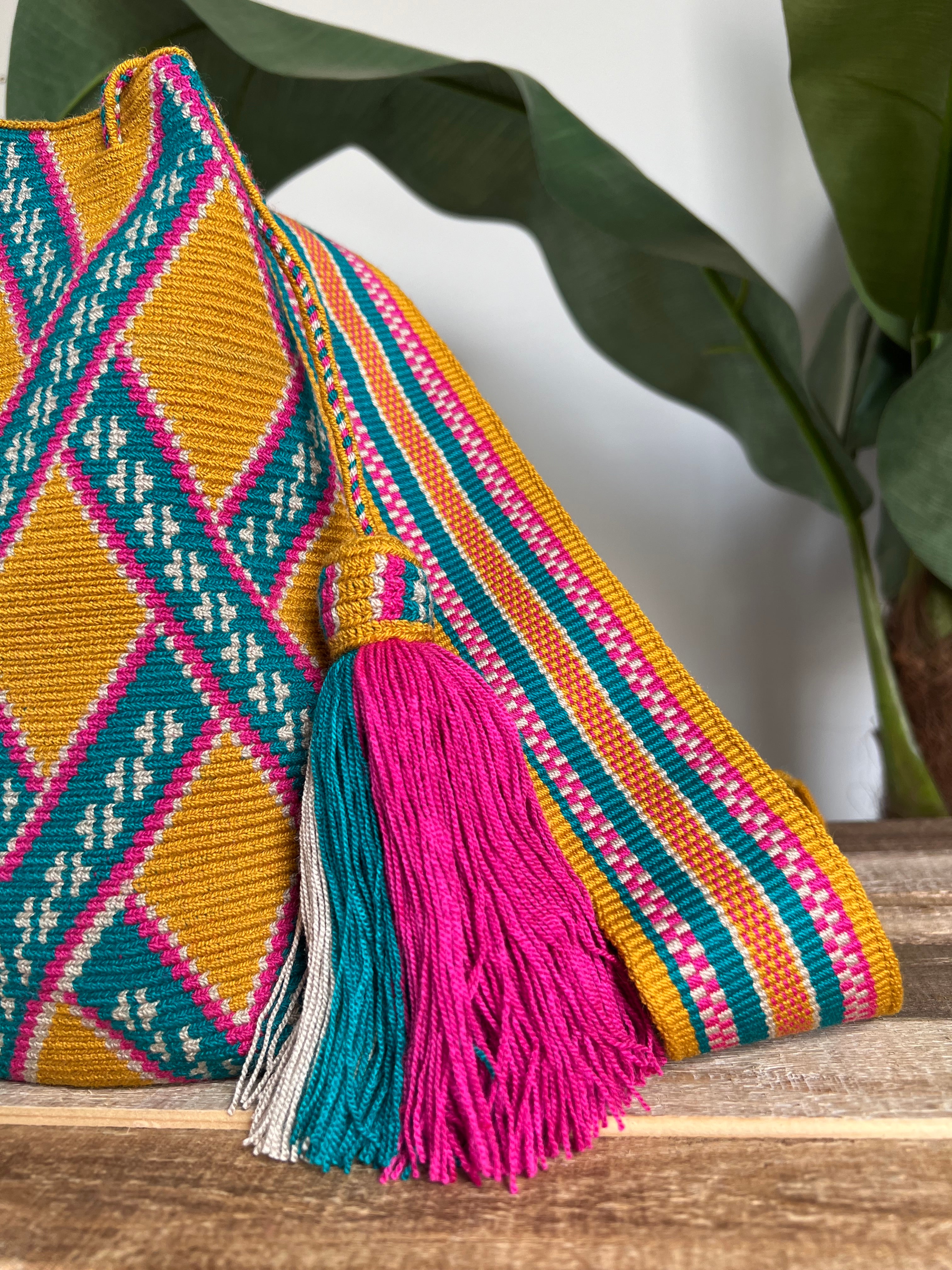 1 THREAD ✻ Large Wayúu Mochila