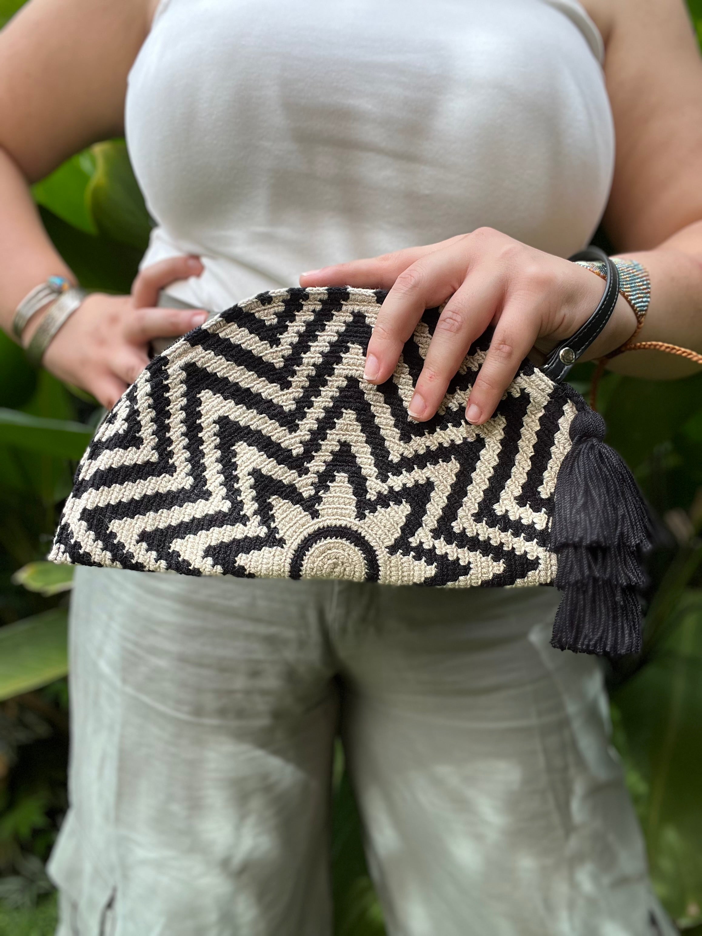 Large Empanada ✻ Wayuu Clutch