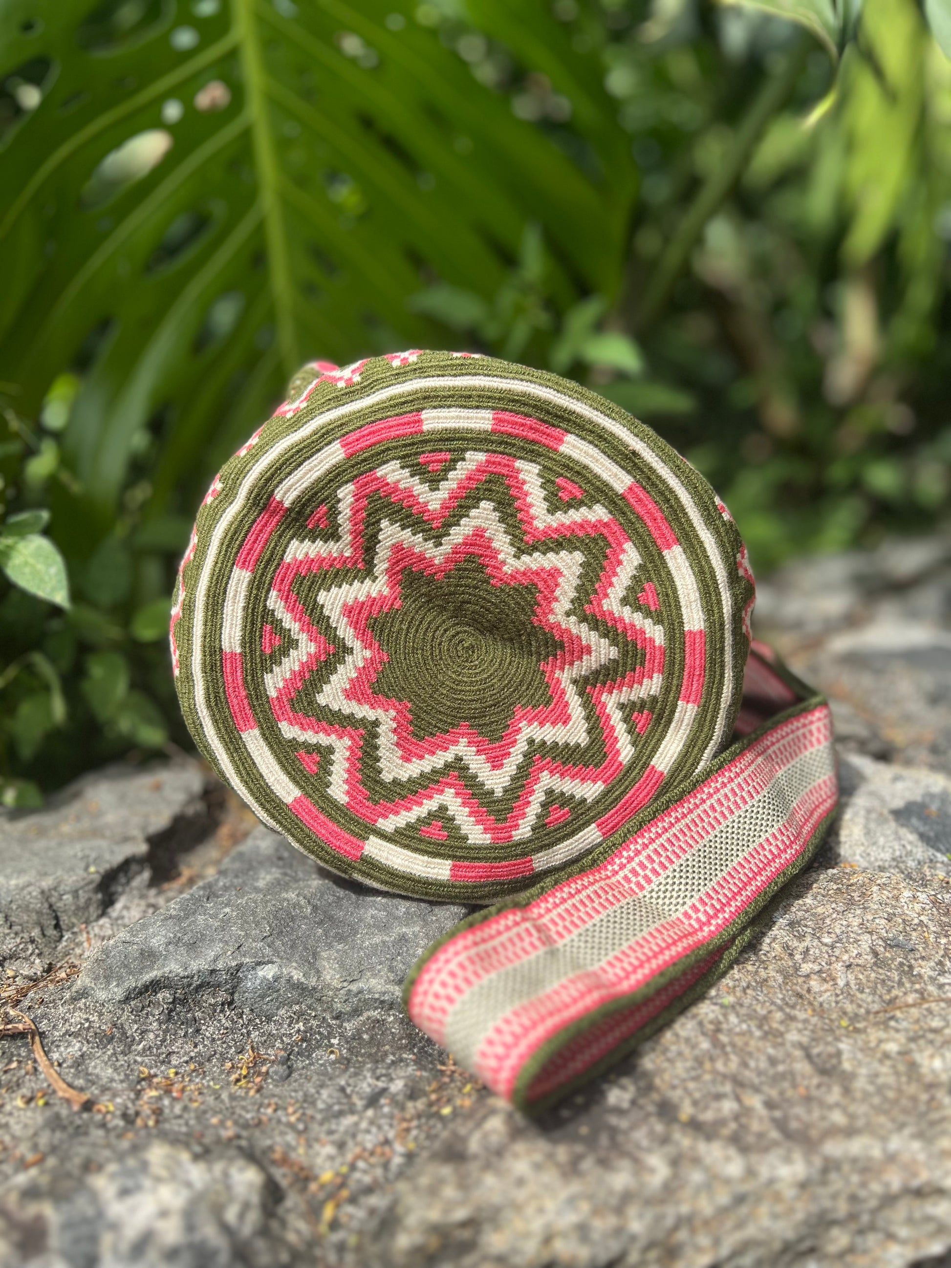 1 THREAD Guayaba ✻ Large Wayuu Mochila