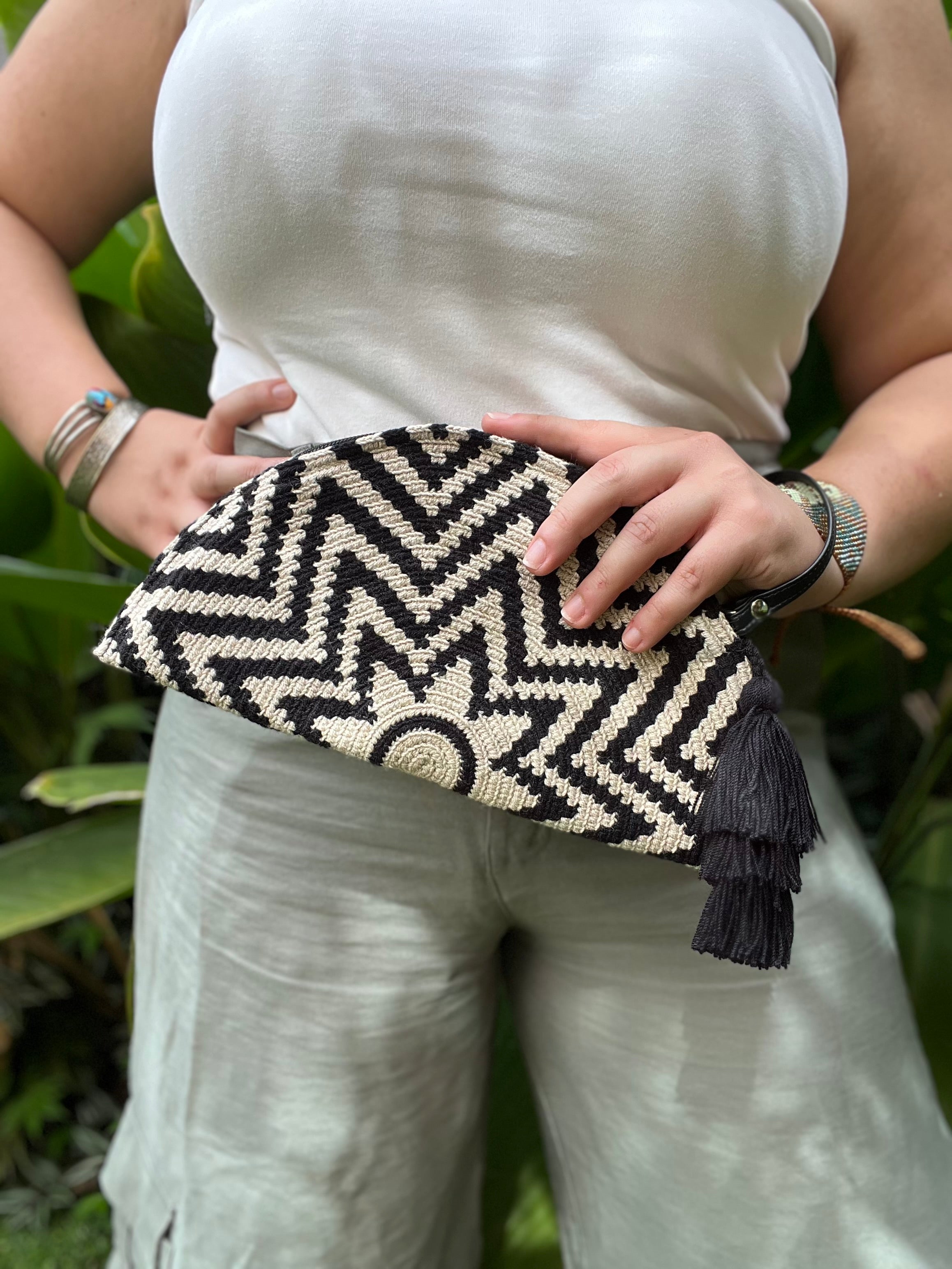 Large Empanada ✻ Wayuu Clutch