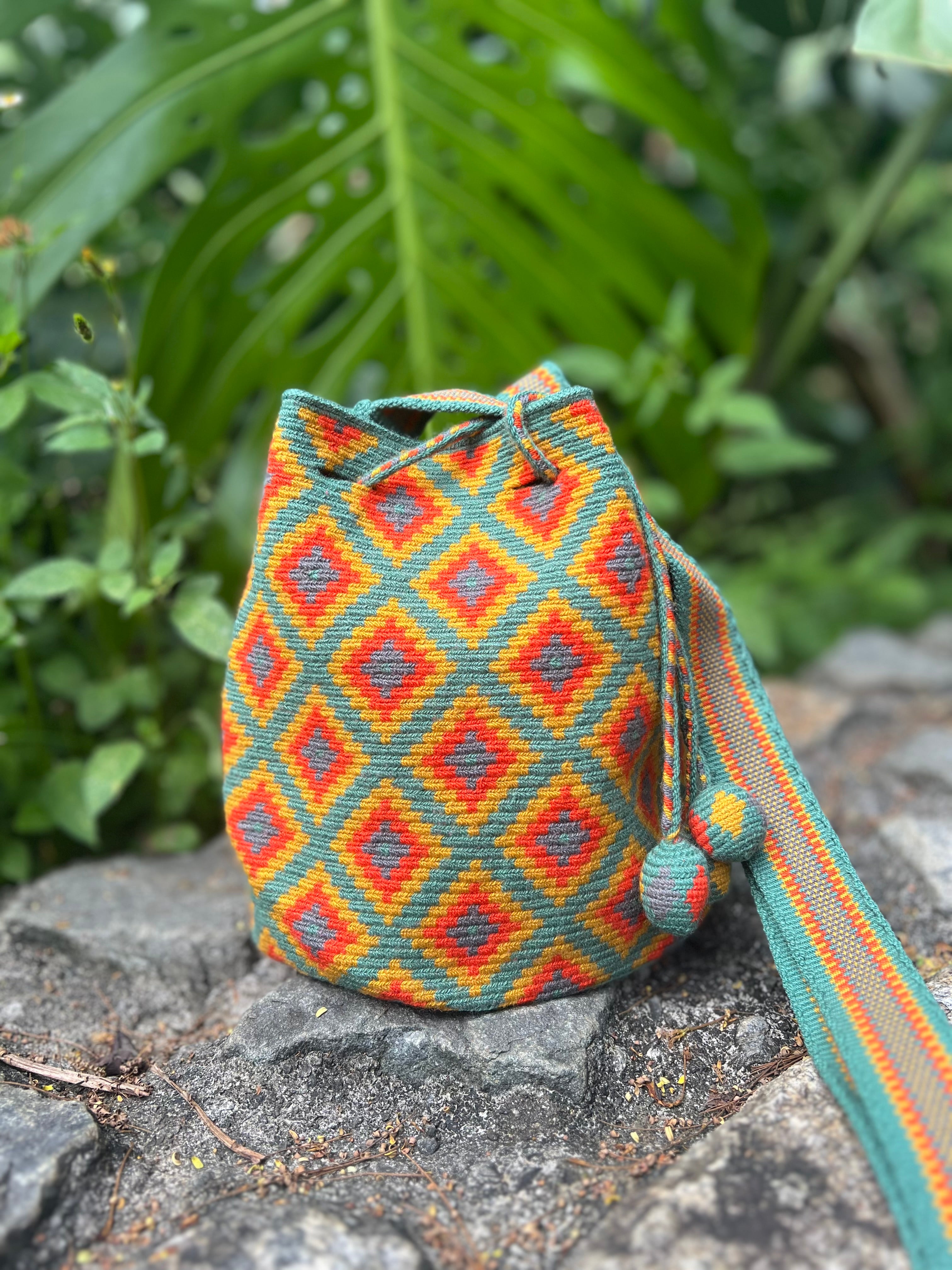 1 THREAD Desierto ✻ Medium Wayuu Mochila