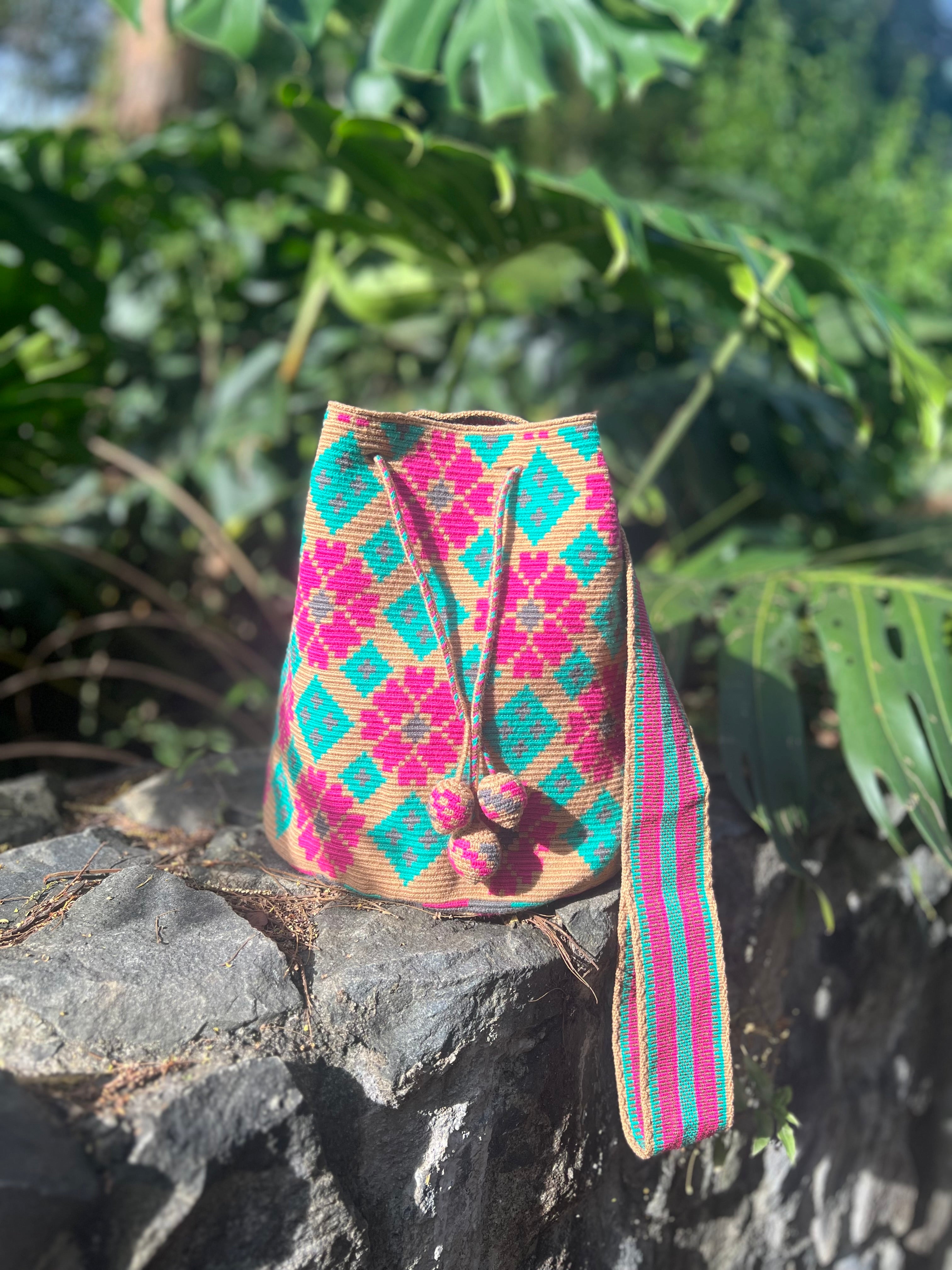 1 THREAD Petal ✻ Large Wayuu Mochila