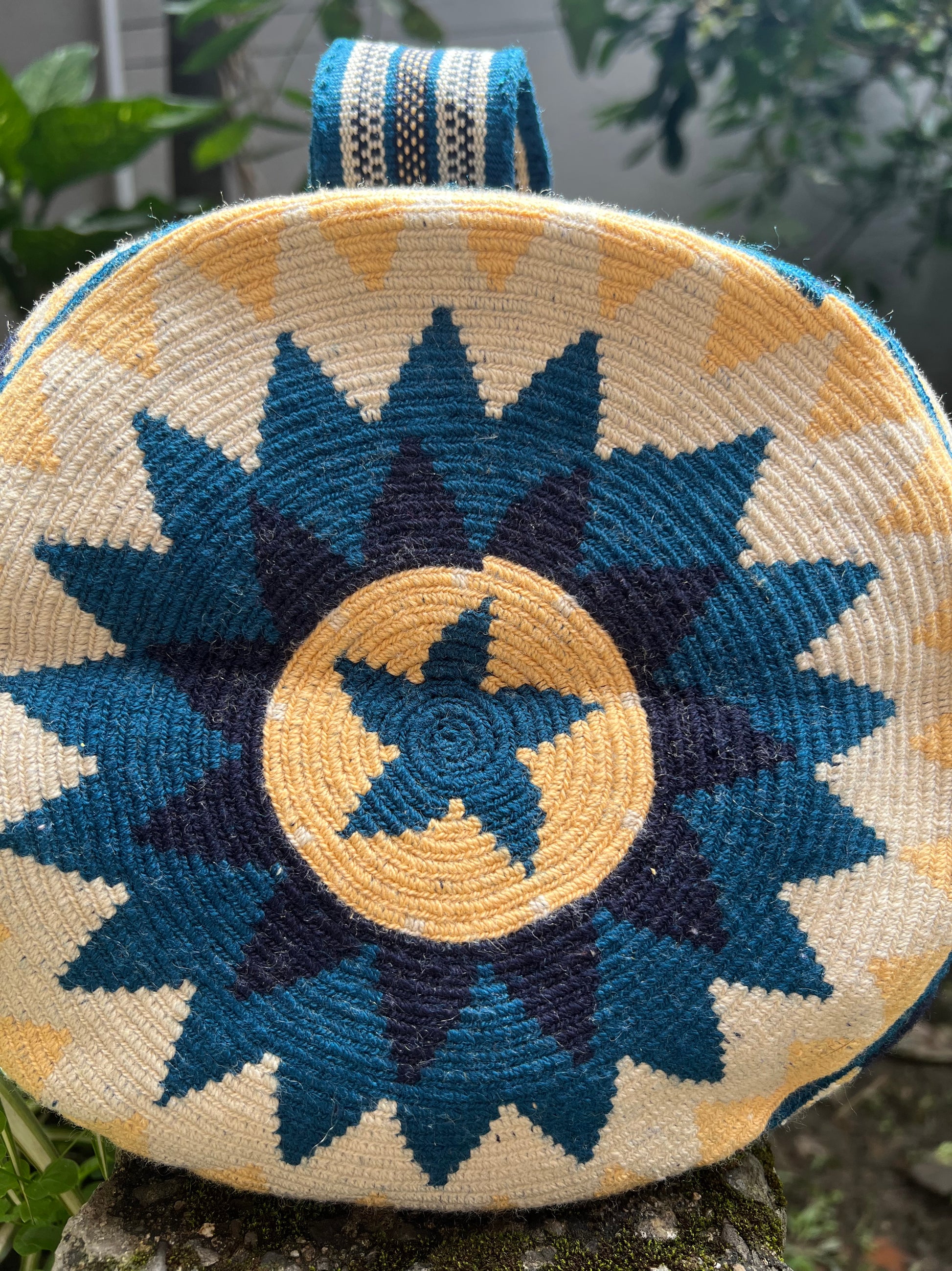 1 THREAD Spiral ✻ Large Wayuu Mochila