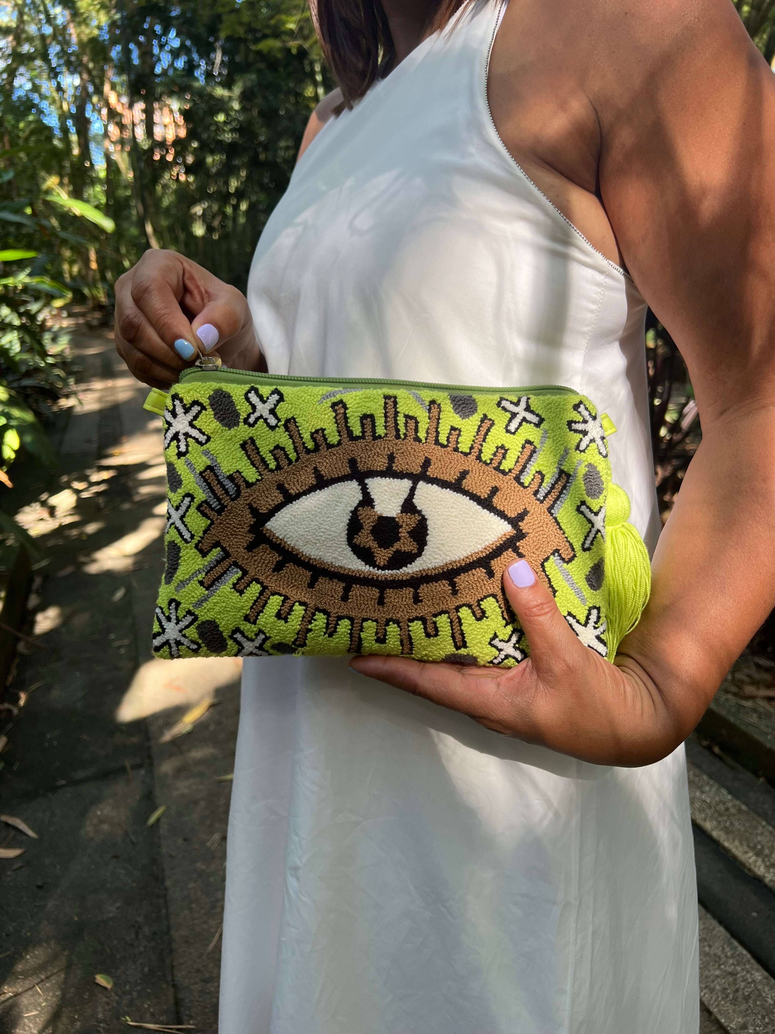 Ojos Tapizado ✻ Large Wayuu Clutch with Strap